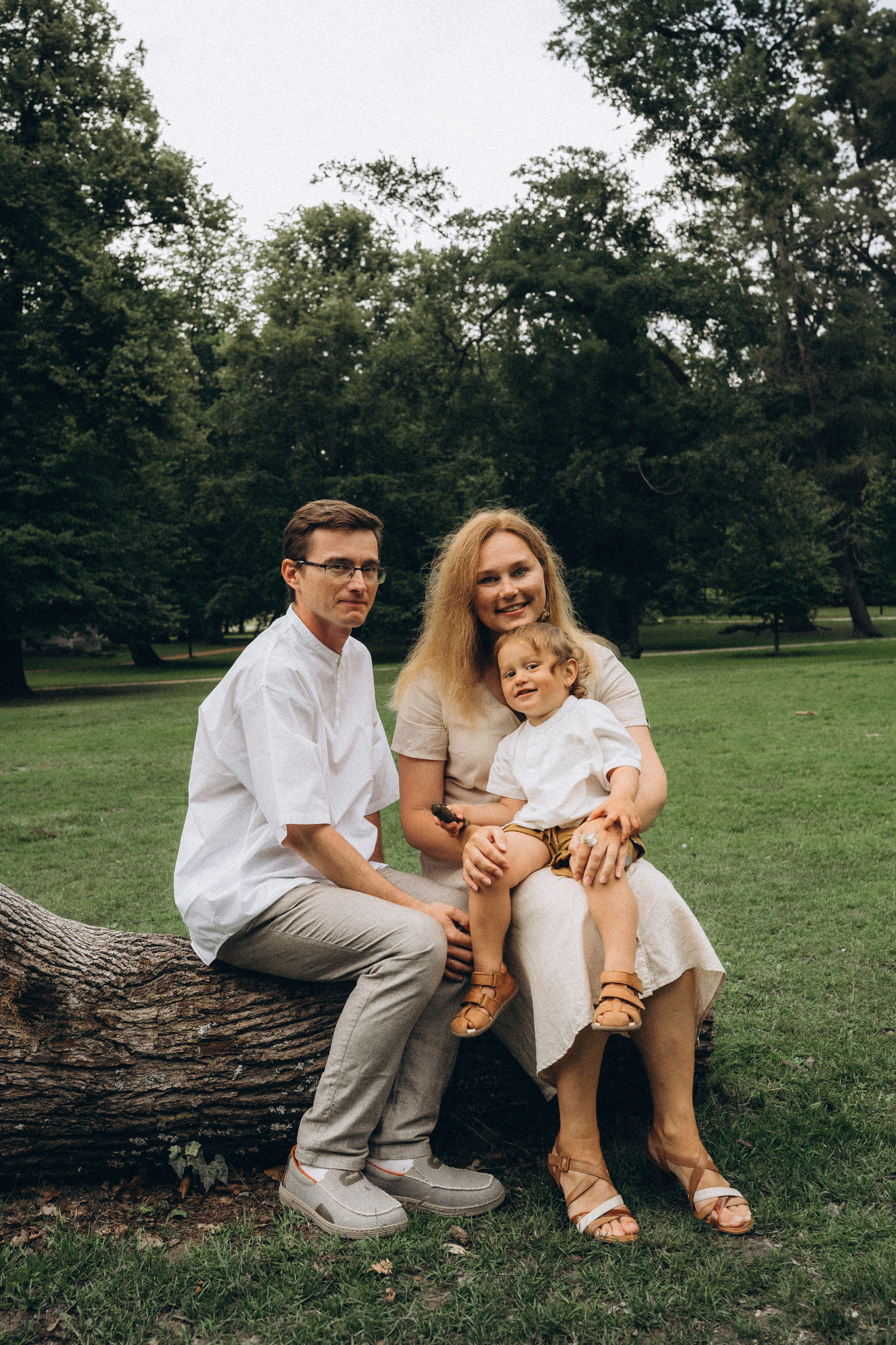 Kaivopuisto. Wedding and potrait photographer in Helsinki Vickan O