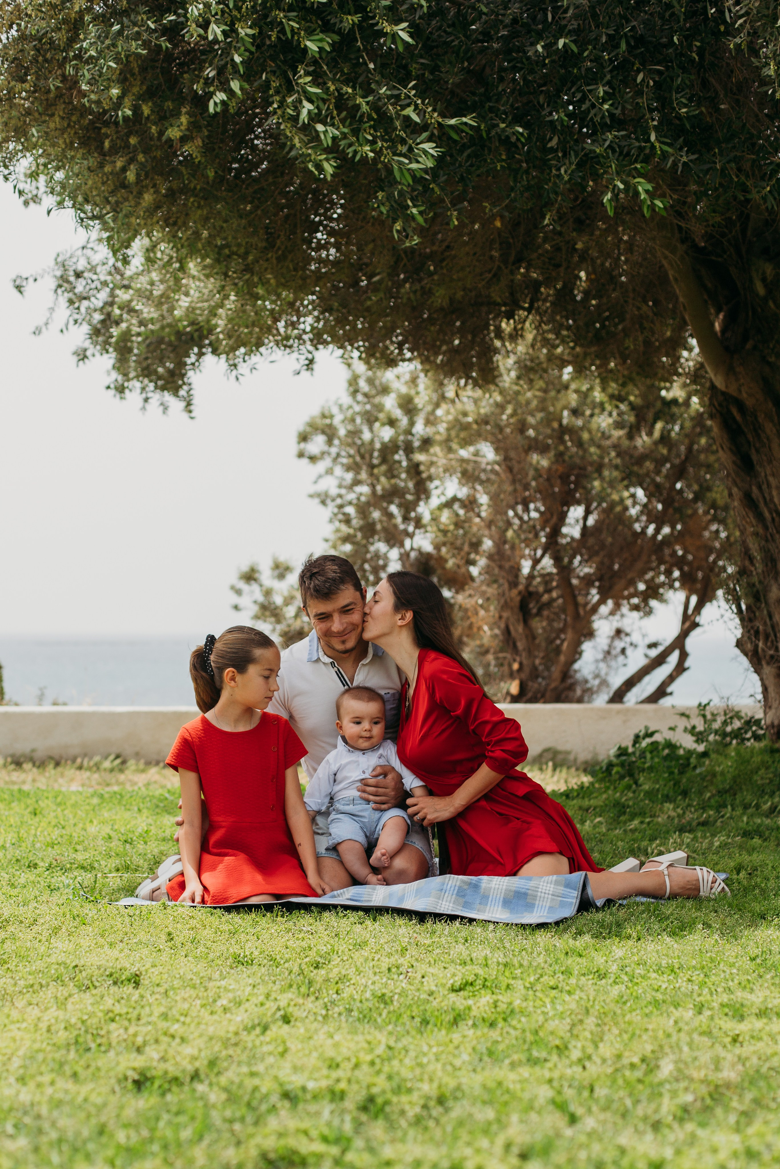 Sasha Vika Lena Roma. Photographer in Barcelona capturing unique stories | Kate Chumak