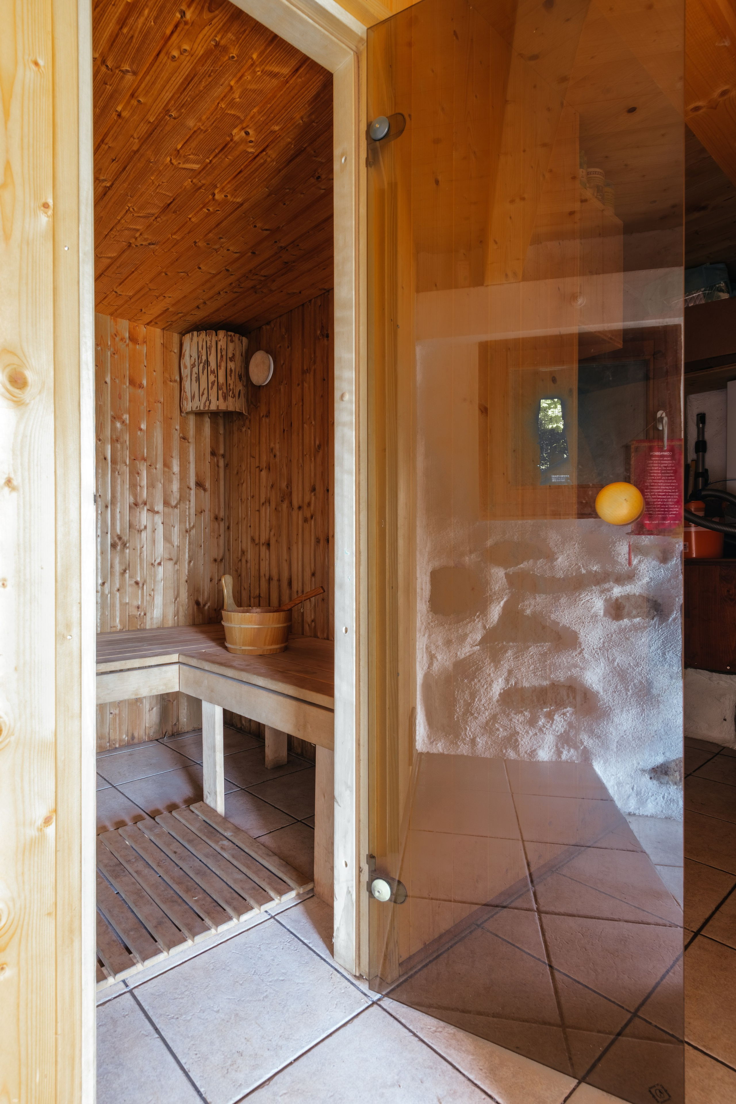 Rustico, VAL RESA, TICINO. Hallo! Ich bin Elena und arbeite als Immobilienfotografin