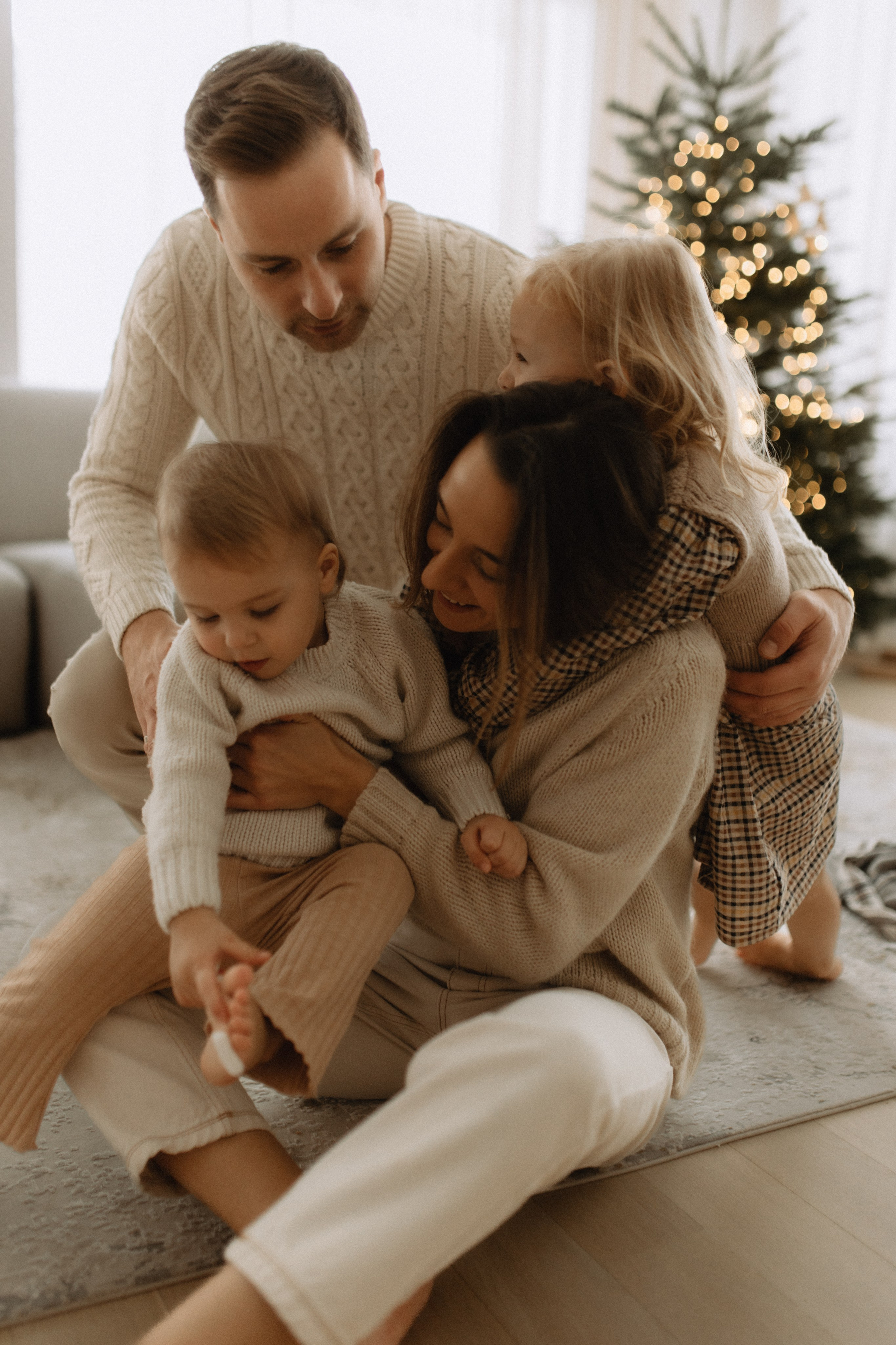 Šventinė šeimos fotosesija | NAMAI. Vestuvių ir šeimų fotografė Lena Bondarenko / belove photo