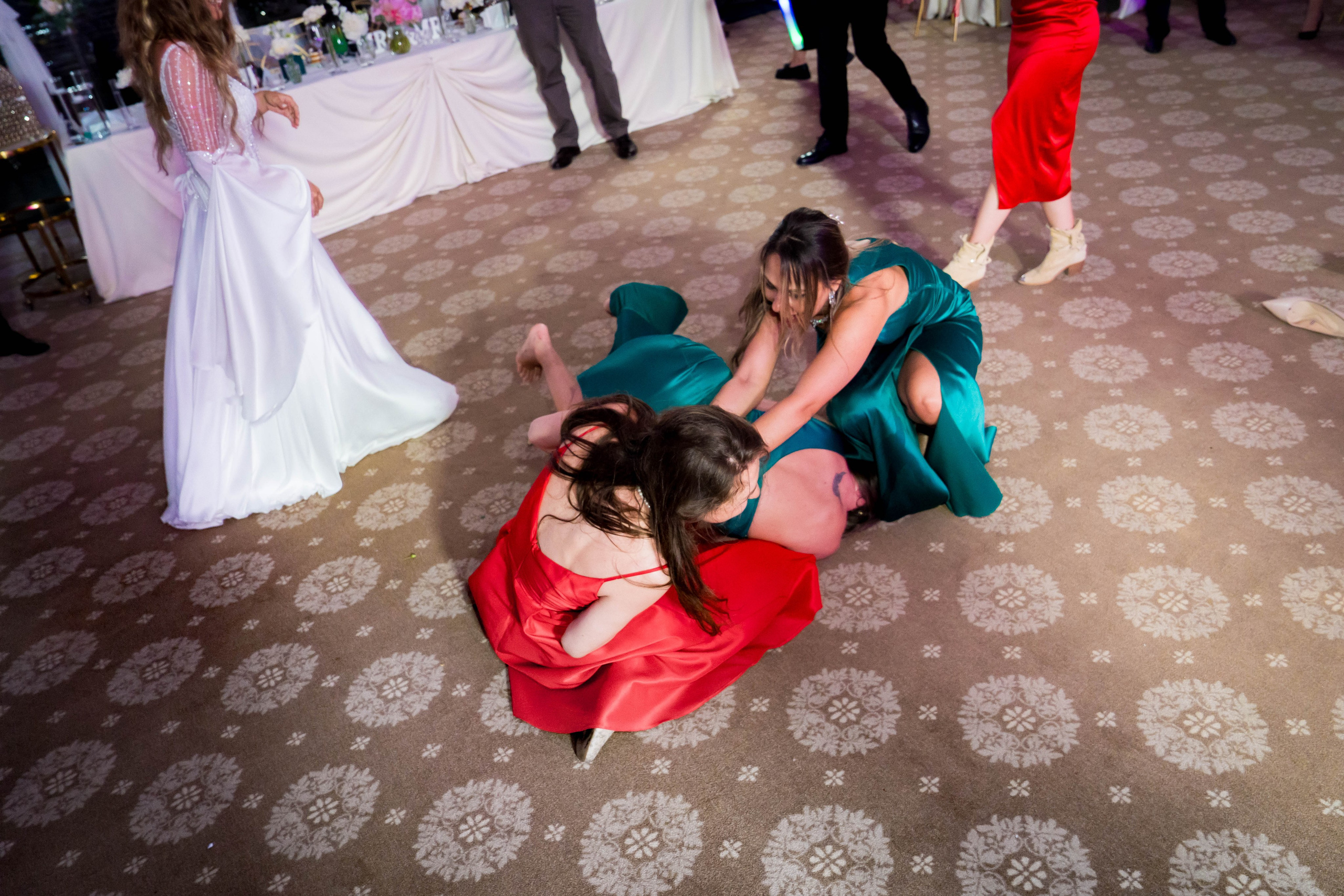 PARTY. Gabriel Florea — Fotograf nuntă București