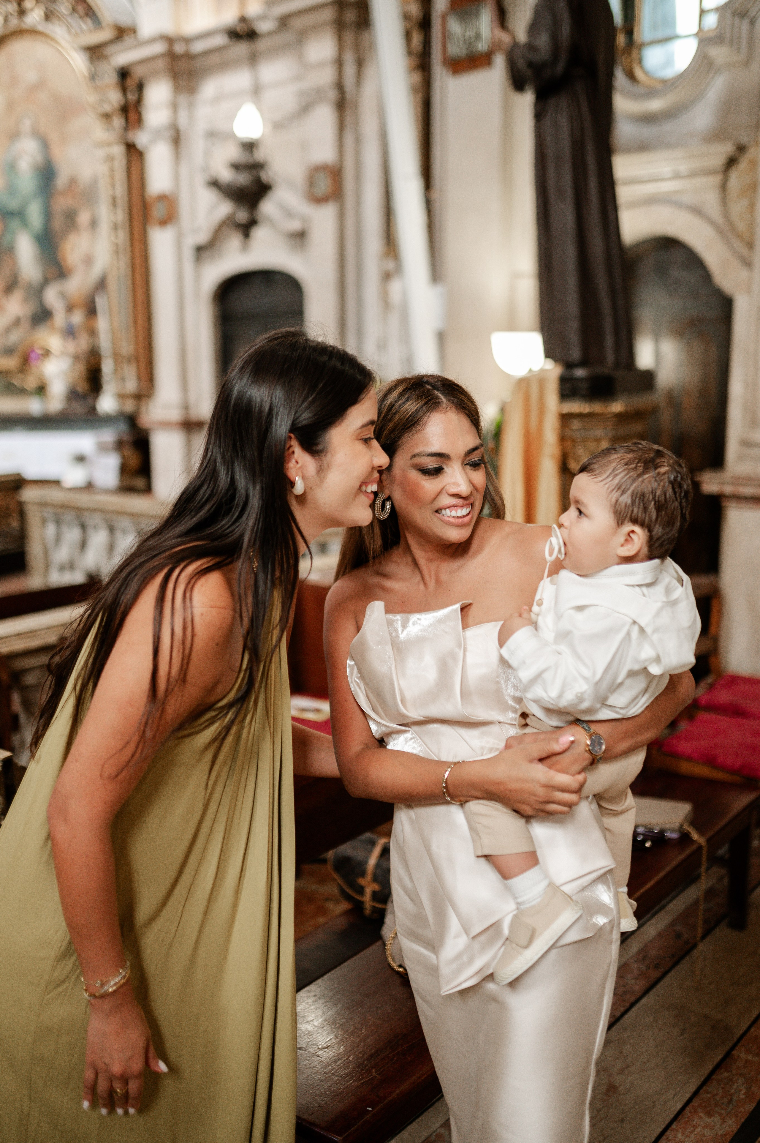 Фотосъёмка крестин — тёплые и значимые моменты. Ваш фотограф в Лиссабоне — Анна Белова