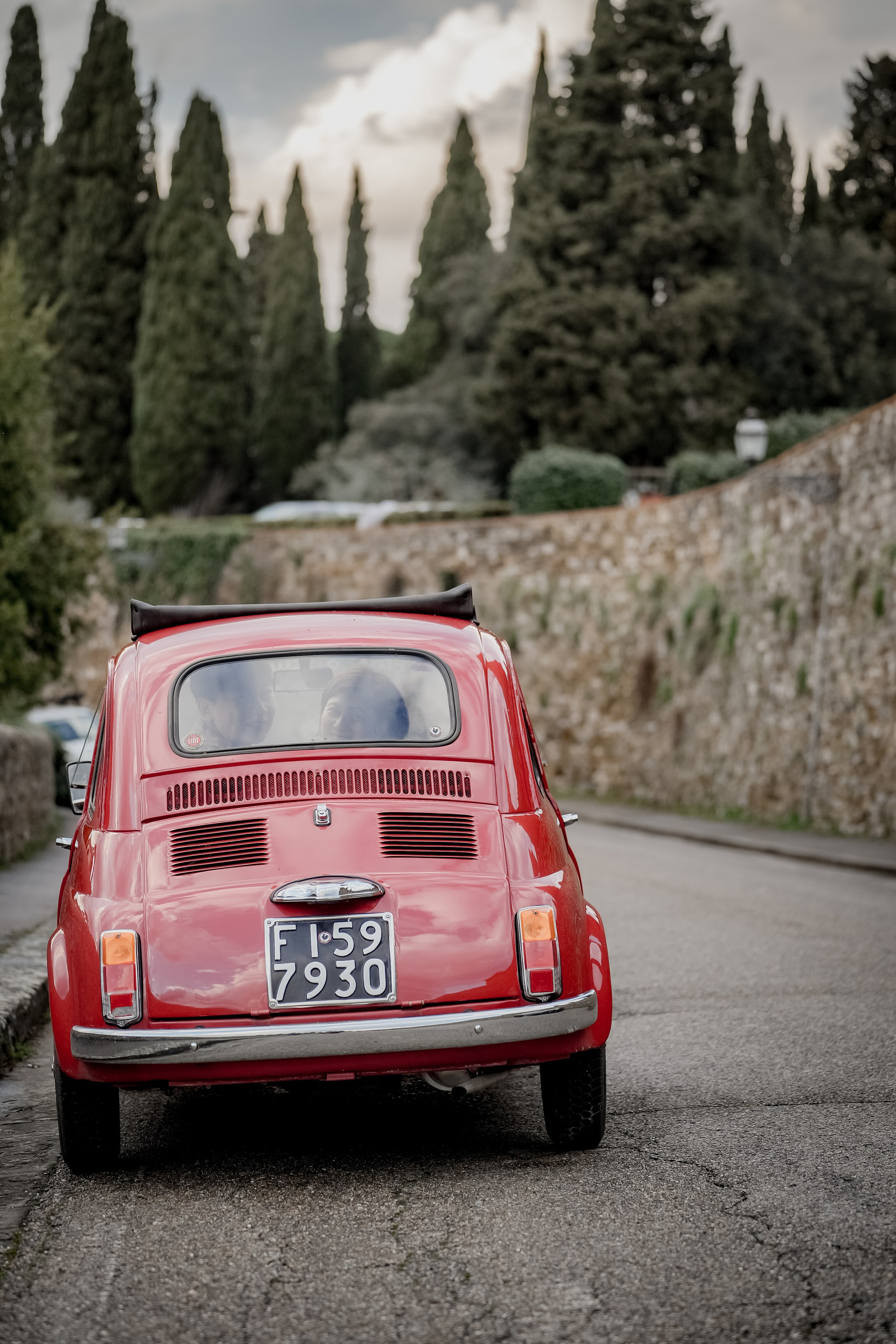 Photoshoot with Fiat 500 & Retro Cars. Wedding Photographer in Italy