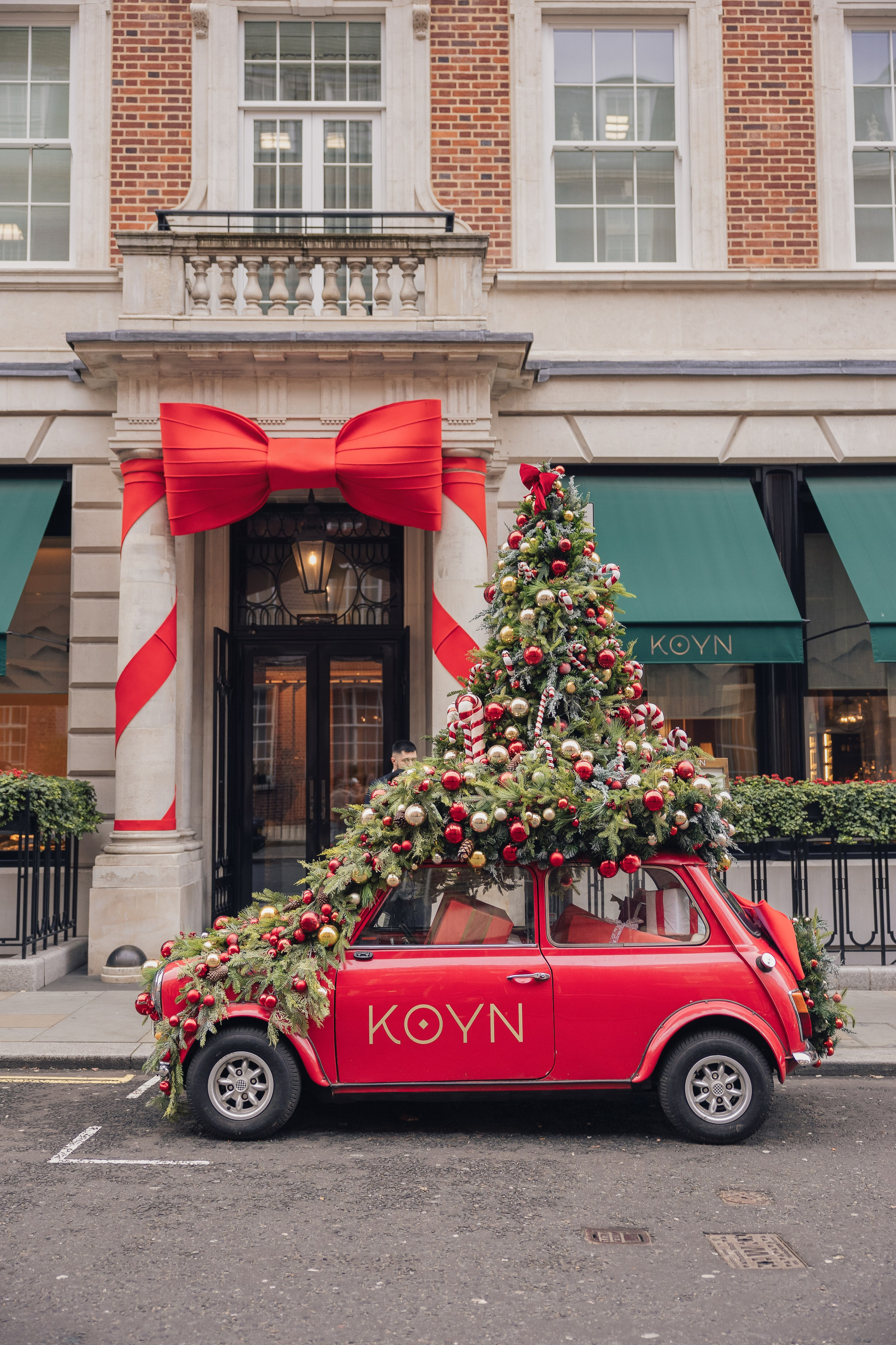 London at Christmas. PHOTOGRAPHER IN LONDON