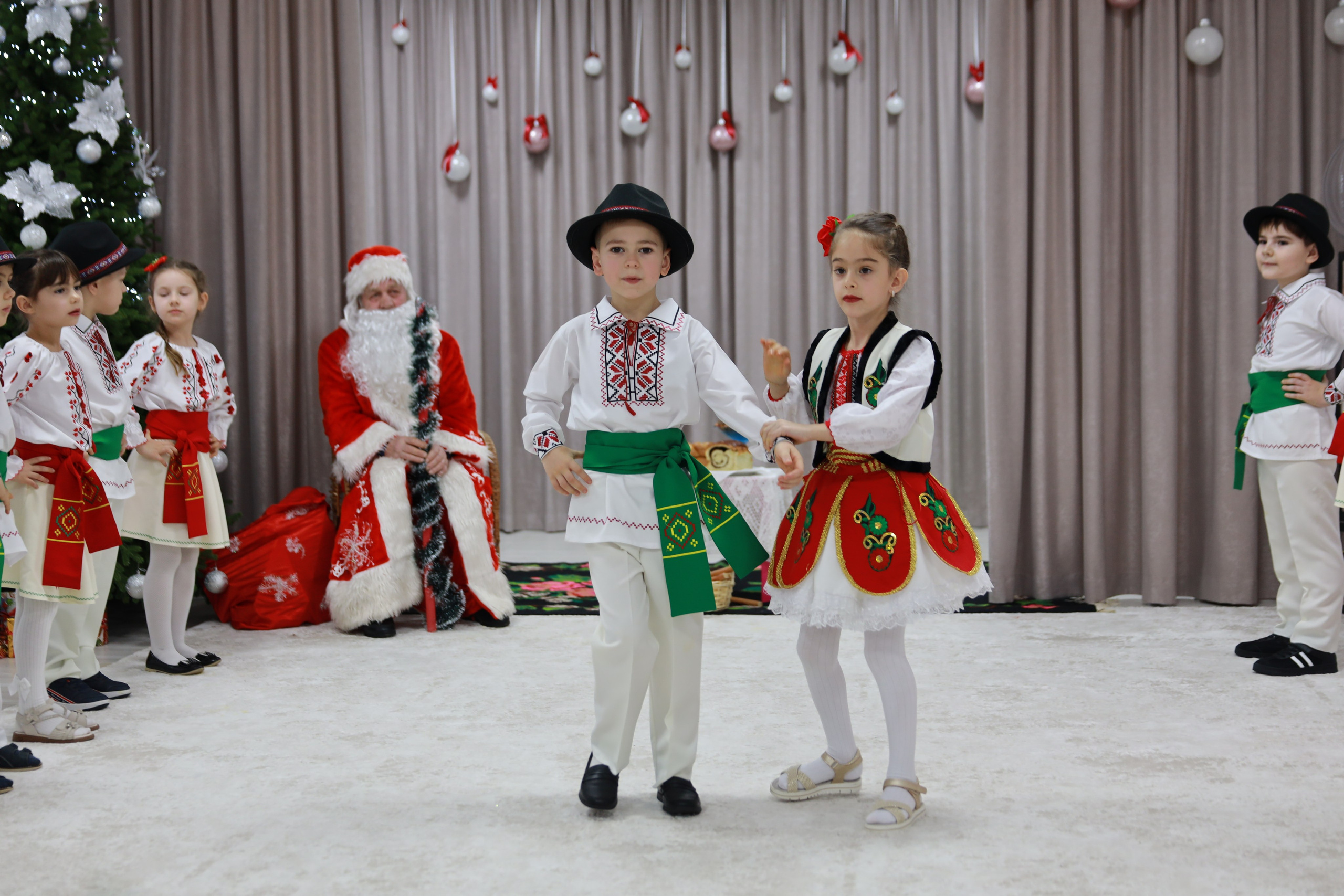 Magia iernii în ochi de copil.... Alika Dia- Fotograf în Republica Moldova, Strășeni