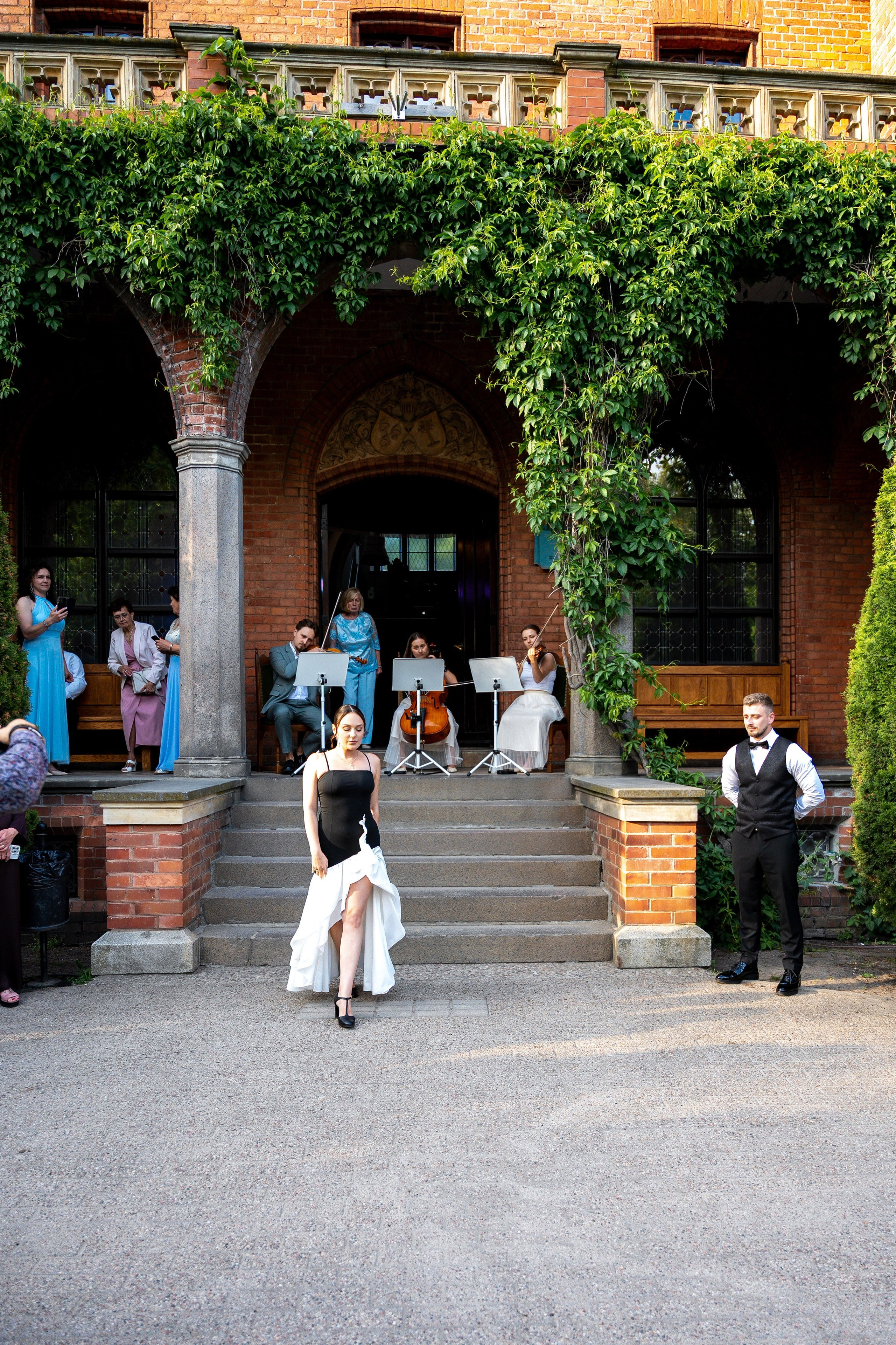 E&N: Zamek w Rzucewie. SL Wedding Photo — Editorial, Elegant & Timeless Wedding Photography in Poland and Across Europe