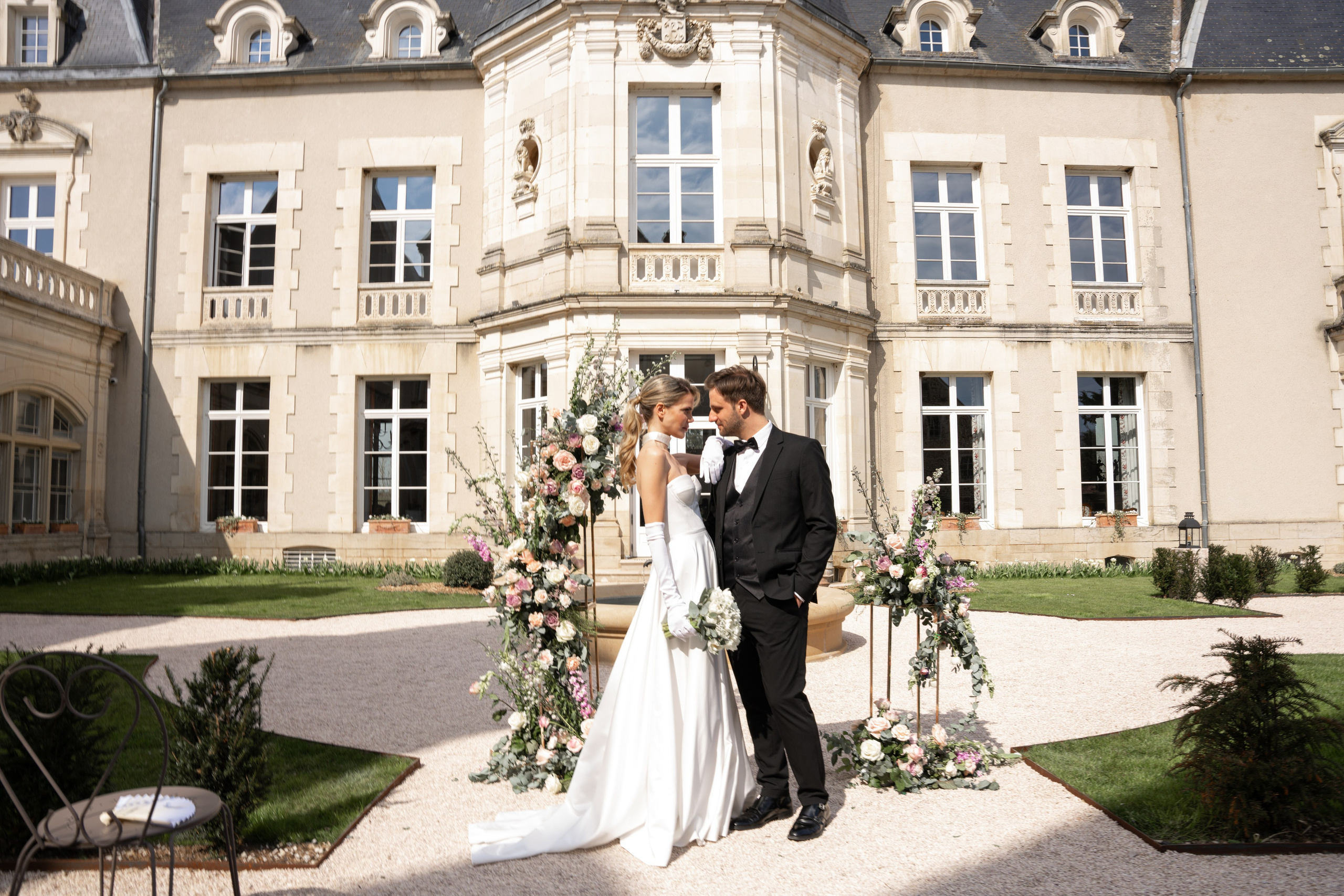 Chateau elopement inspiration. Wedding photographer in Paris Oksana Shum