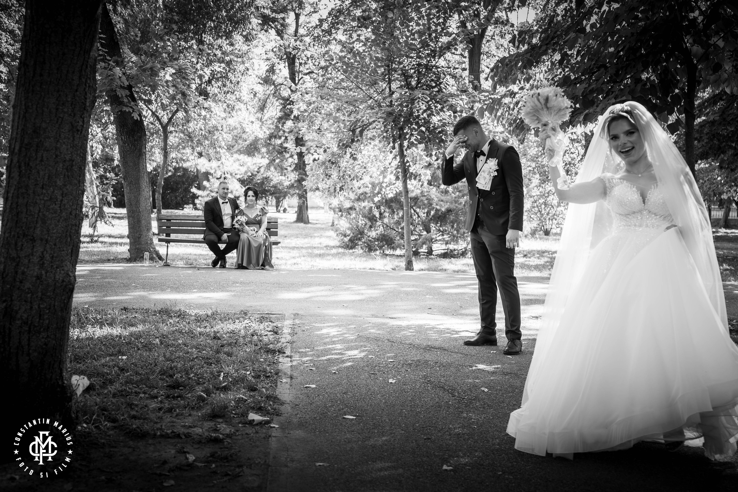 WEDDING PHOTOGRAPHY. DESPRE NOI