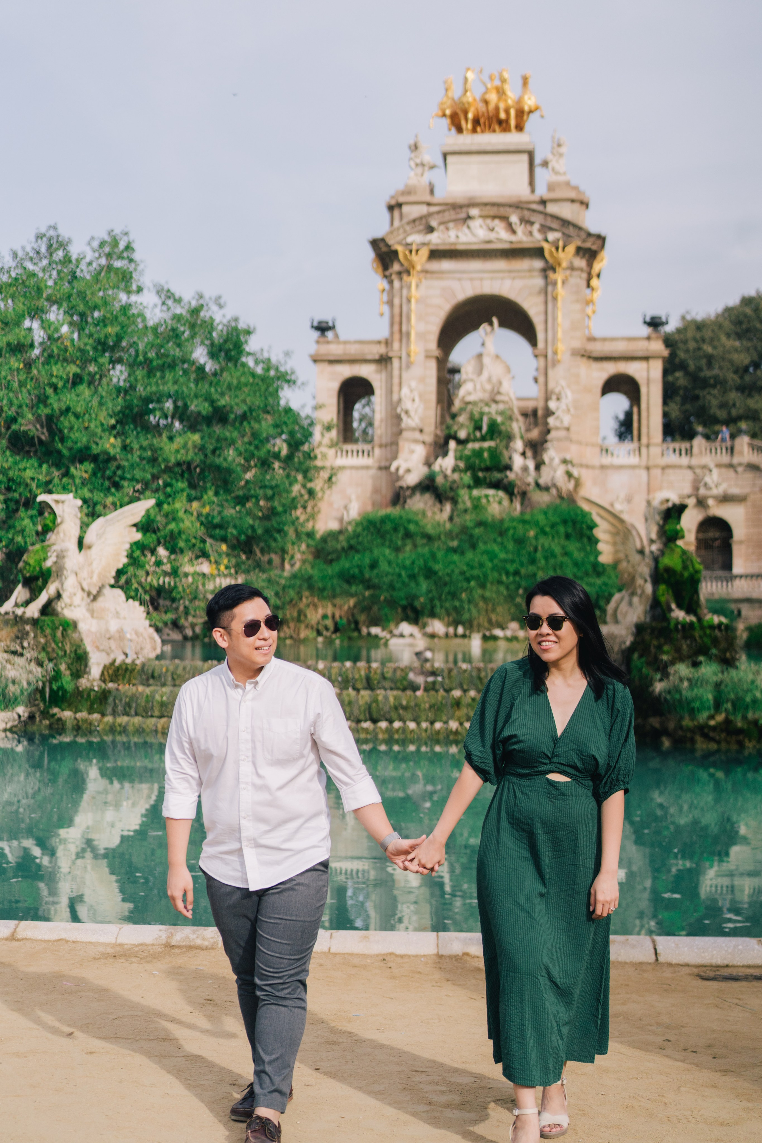 LoveStory in Gothic Quarter. Photographer Kristina Dorina