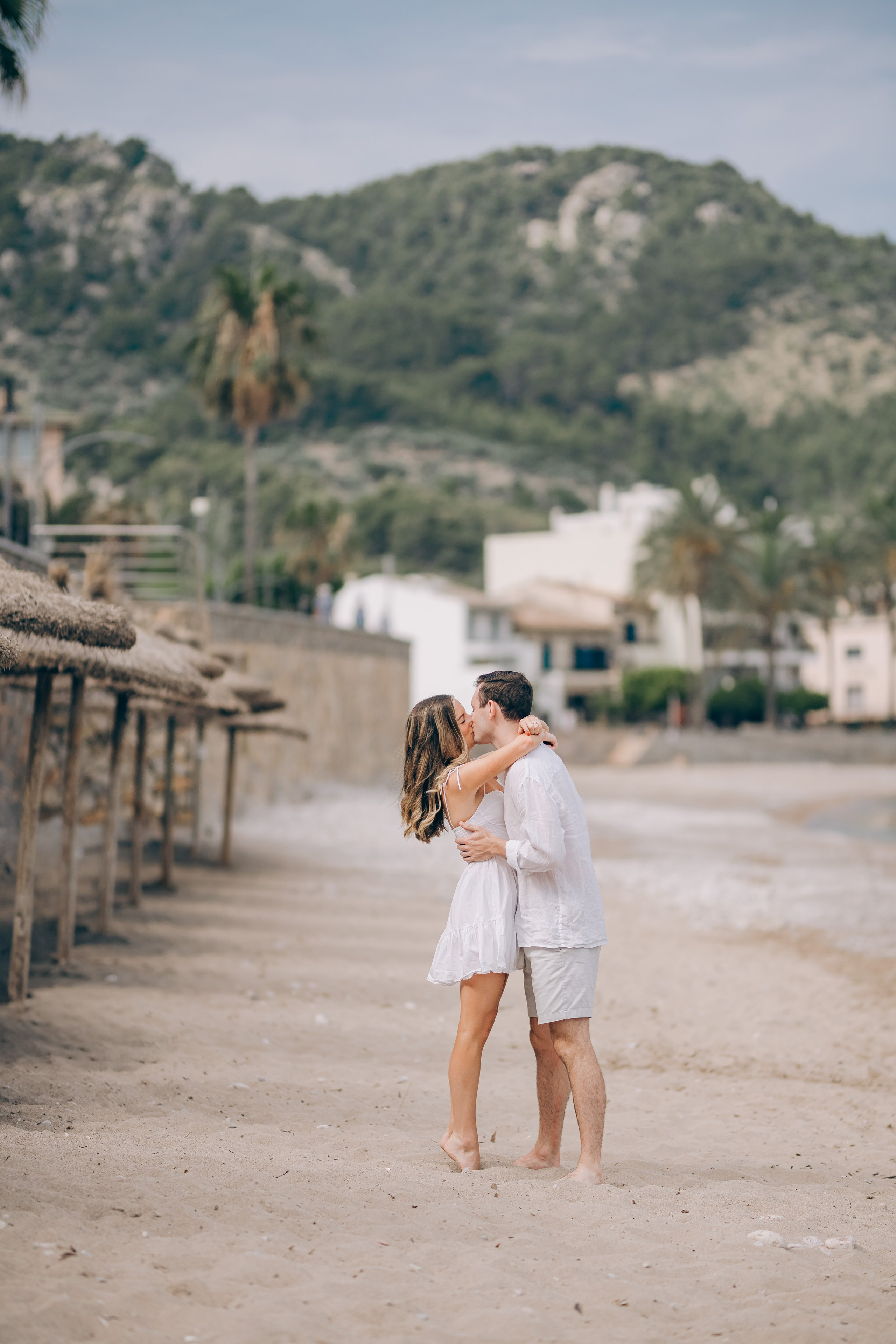 Relaxed Couple Session in Mallorca — Citrus Fields & Seaside. Фотограф у Пальма де Майорка