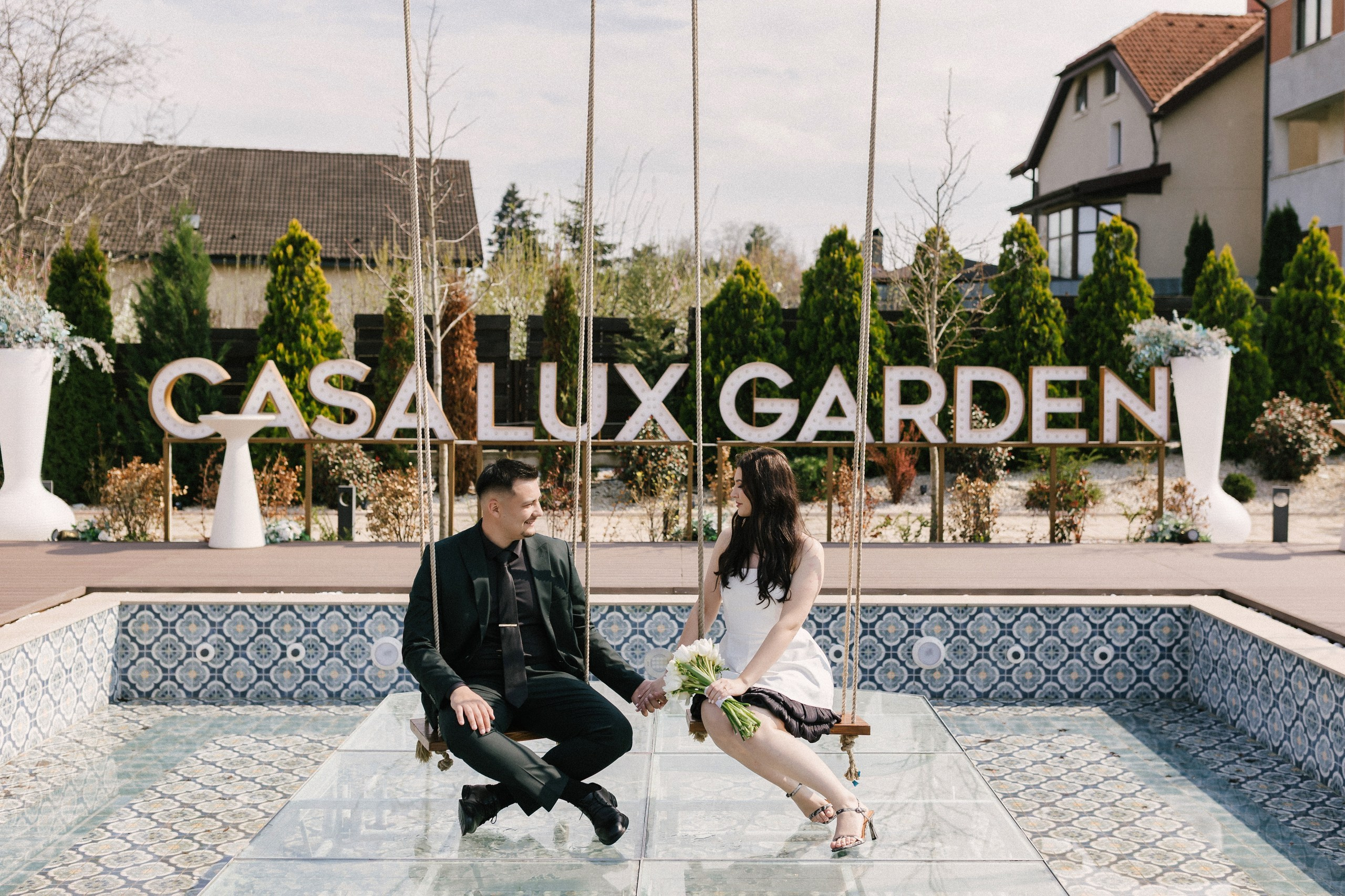 1. Alin Chirilă fotograf stare civilă Cordăreni Botoșani – Răzvan și Andra în ziua cununiei civile, emoții reale surprinse natural2. fotograf stare civilă Cordăreni Botoșani AlinoFotoStudio – miri fericiți după ceremonia civilă alături de familie3. Alin Chirilă fotograf Botoșani – Răzvan și Andra la starea civilă din Cordăreni4. fotograf nuntă Botoșani Alin Chirilă – ședință foto de cuplu în grădina de vară Casa Lux5. AlinoFotoStudio fotograf stare civilă Botoșani – portrete romantice cu Răzvan și Andra după cununia civilă6. fotograf evenimente Botoșani Alin Chirilă – miri și nași la restaurant Indigo - Casa Lux7. fotograf Cordăreni Botoșani – moment emoționant la semnarea actelor de căsătorie surprins de Alin Chirilă8. Alin Chirilă povestitor prin fotografie – stare civilă elegantă în județul Botoșani9. fotograf cununie civilă Botoșani – cadre naturale cu familia și apropiații la Casa Lux10. AlinoFotoStudio fotograf nuntă Botoșani – Răzvan și Andra la începutul unei noi povești de iubire - fotograf-Botoșani-fotograf-nuntă-Botoșani-fotograf-evenimente-Botoșani-servicii-foto-video-Botoșani-cununie-civilă-Cordăreni-Alin-Chirilă-fotograffotograf-nuntă-Botoșani-fotograf-stare-civilă-Botoșani-fotograf-Cordăreni-fotograf-evenimente-AlinoFotoStudioservicii-foto-video-Botoșani-fotograf-profesionist-Botoșani-fotograf-cununie-civilă-fotograf-nuntă-Cordărenifotograf-evenimente-Botoșani-fotograf-botez-Botoșani-fotograf-nuntă-Botoșani-Alin-Chirilă-povestitor-prin-fotografiefotograf-Botoșani-fotograf-Suceava-fotograf-Iași-fotograf-nuntă-moldova-servicii-foto-videofotograf-cununie-civilă-Botoșani-fotograf-stare-civilă-Cordăreni-fotograf-miri-Botoșanifotograf-restaurante-Botoșani-fotograf-Casa-Lux-Botoșani-fotograf-petrecere-eveniment-BotoșaniAlinoFotoStudio-fotograf-Botoșani-fotograf-nuntă-premium-fotograf-evenimente-private-Botoșanifotograf-nuntă-ieftin-Botoșani-fotograf-bun-Botoșani-fotograf-recomandat-Botoșani-servicii-fotofotograf-miri-Botoșani-fotograf-love-story-Botoșani-fotograf-ședință-foto-Botoșani-fotograf-cuplu