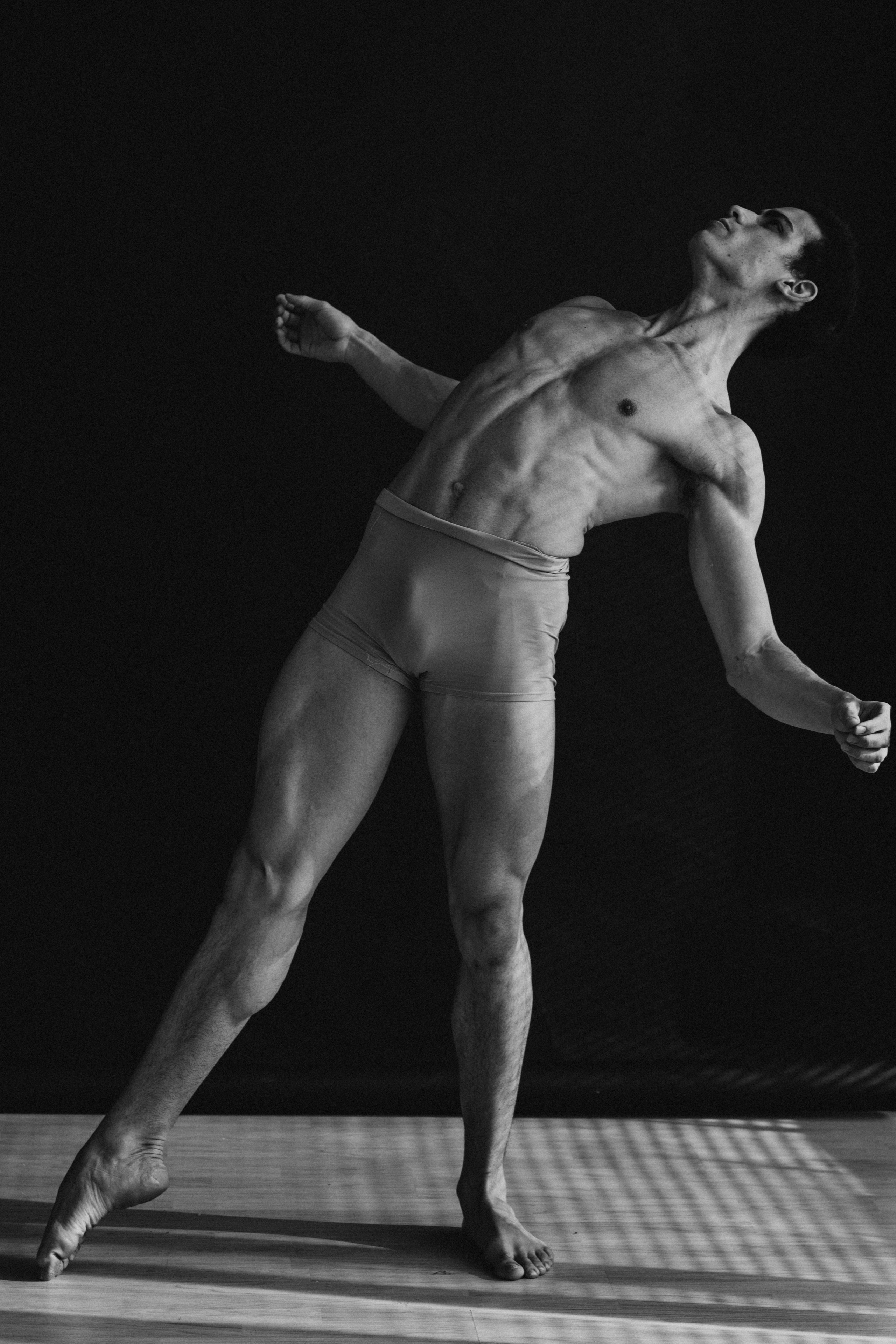 DANCERS. Victoria Olonen – Cinematic Portrait Artist | Helsinki & Europe