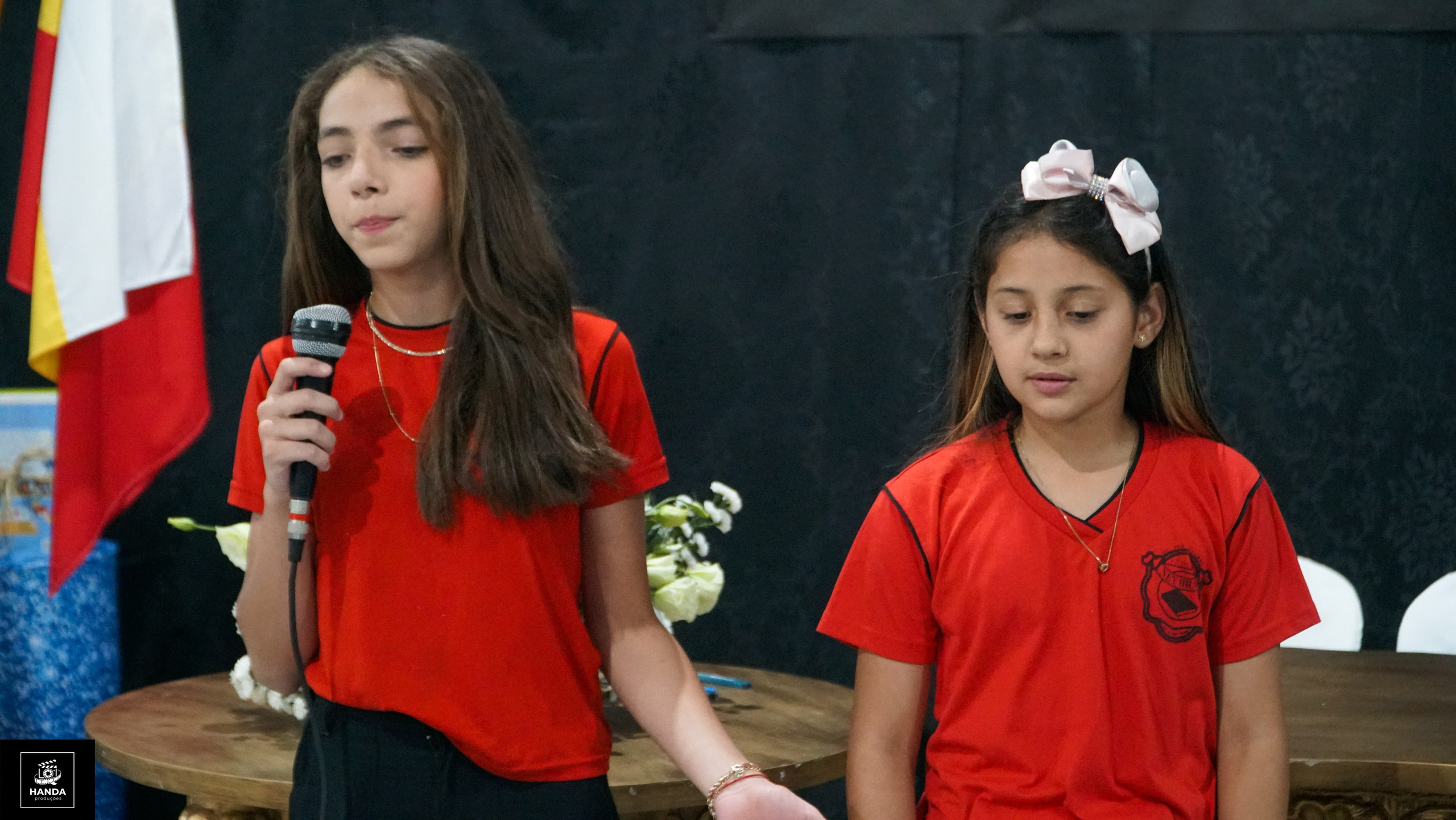 Noite autógrafos colégio Aurélio Buarque de Holanda. Handa Produções