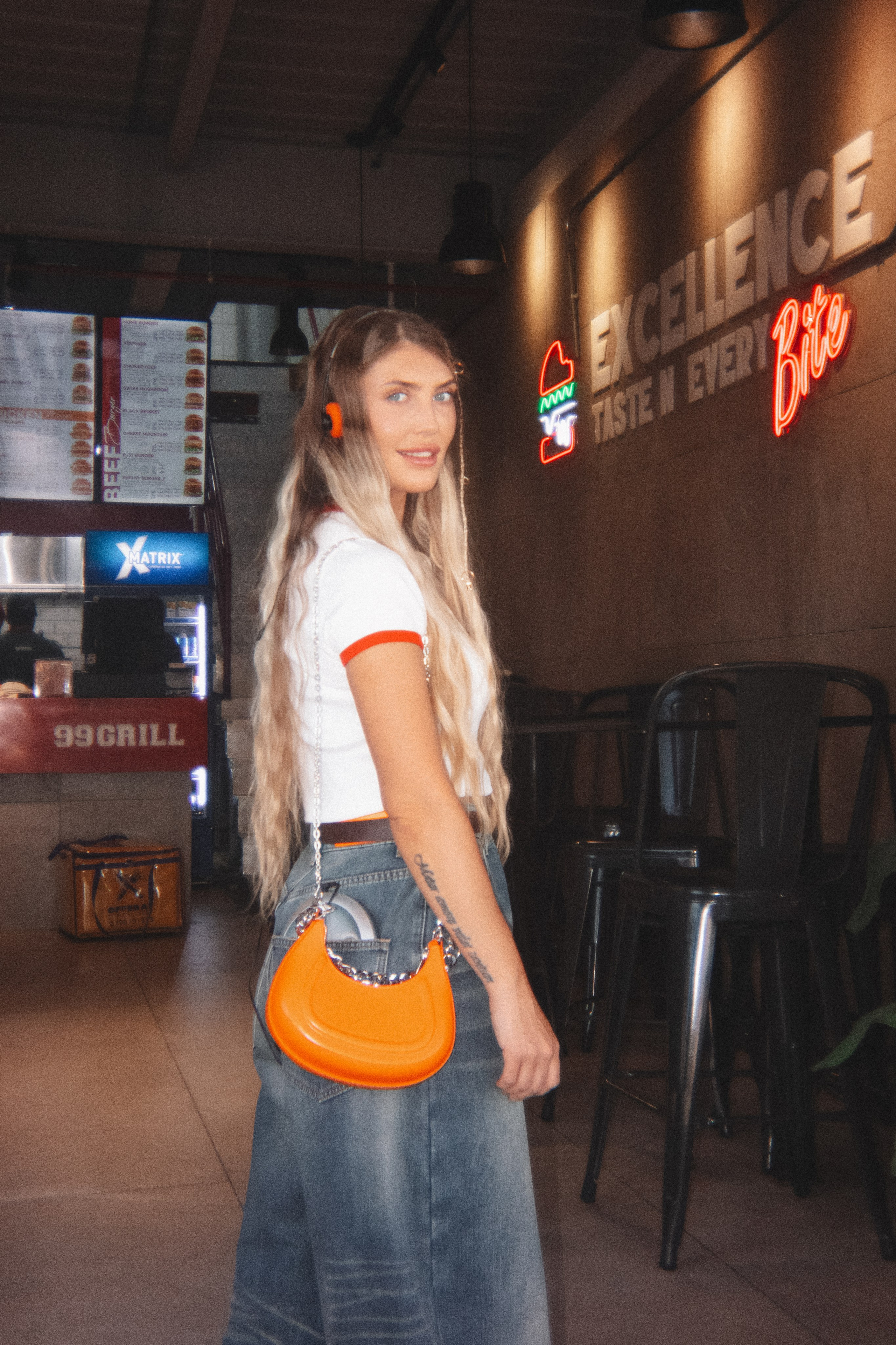Vika — 2000s Burger Vibes. Veronika Basova | Photographer | Cinematic & Magazine | Amman, Jordan