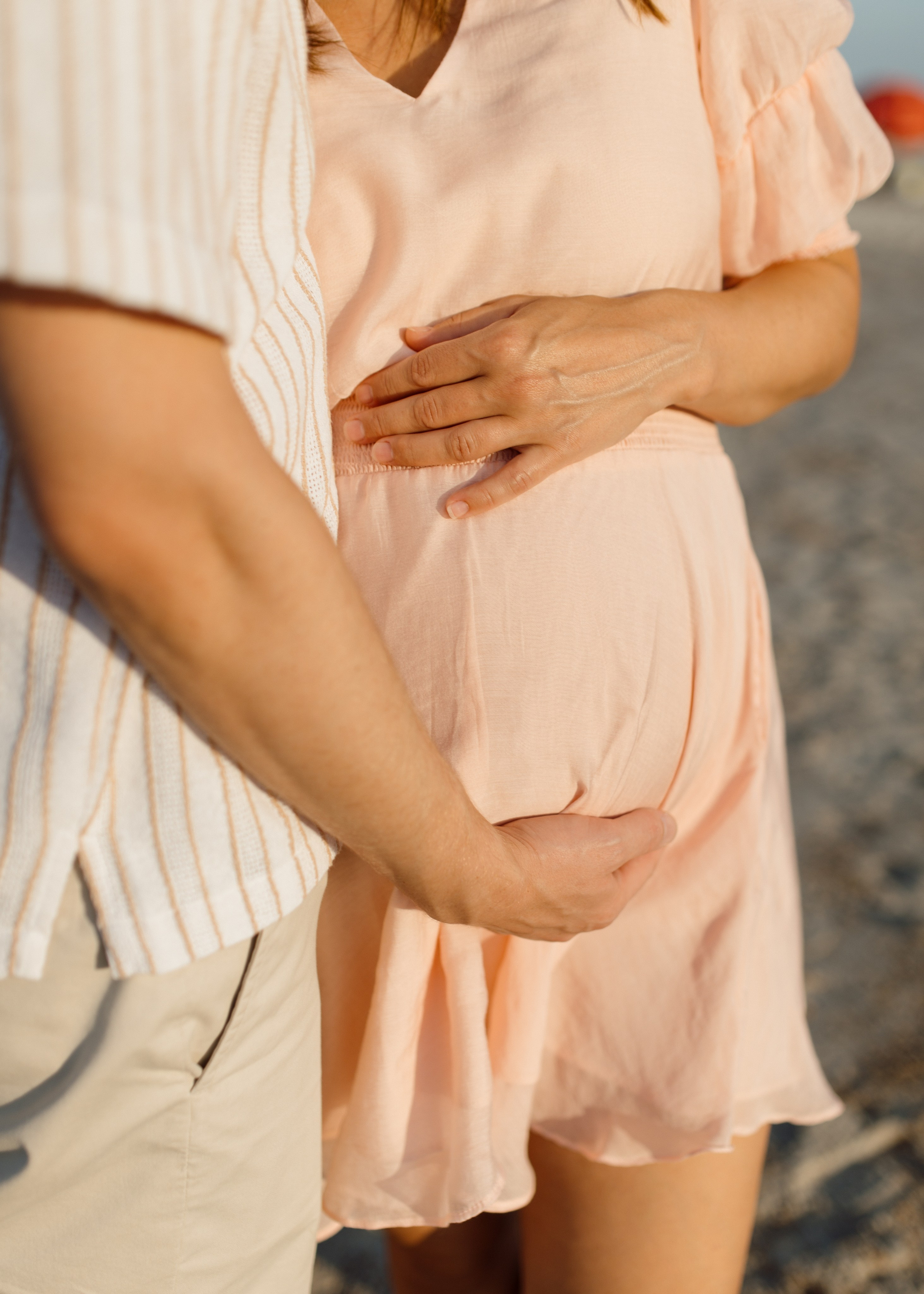 T + A Maternity at the Beach. Portrait and couples photographer in Florida, Valeriia Honcharova