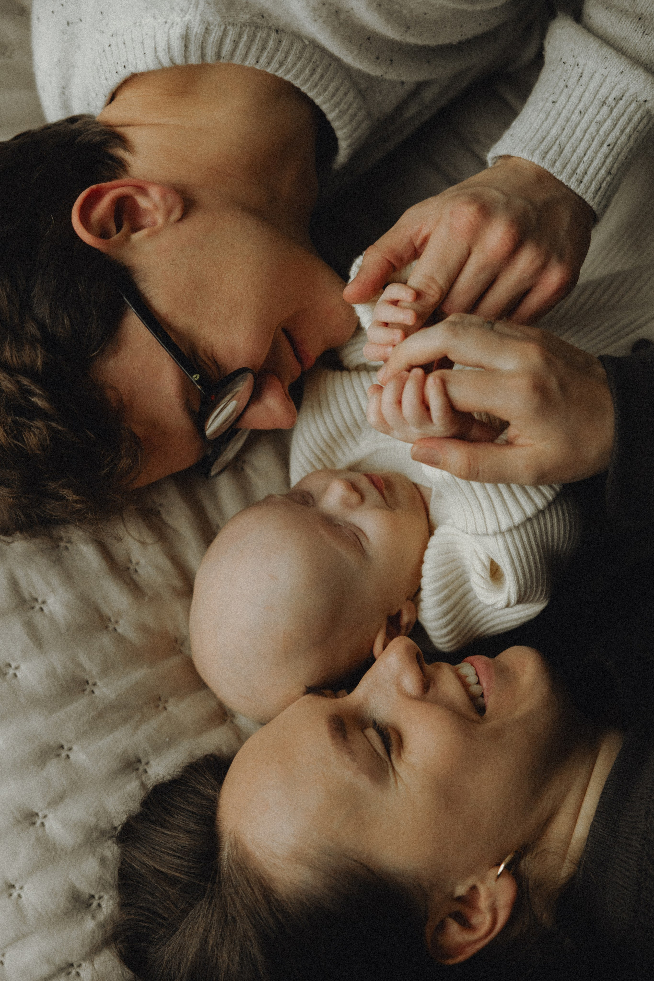 Naujagimio fotosesija namuose | 2025. Vestuvių ir šeimų fotografė Lena Bondarenko / belove photo