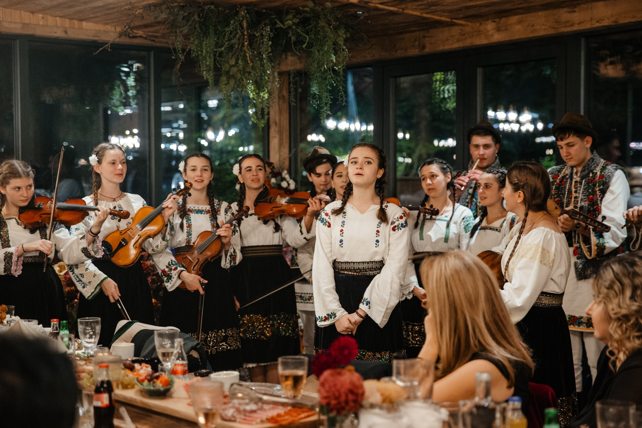 Nunta de Poveste la Sucevița: Cristi și Andreea. Servicii foto-video profesionale, pentru momente de neuitat