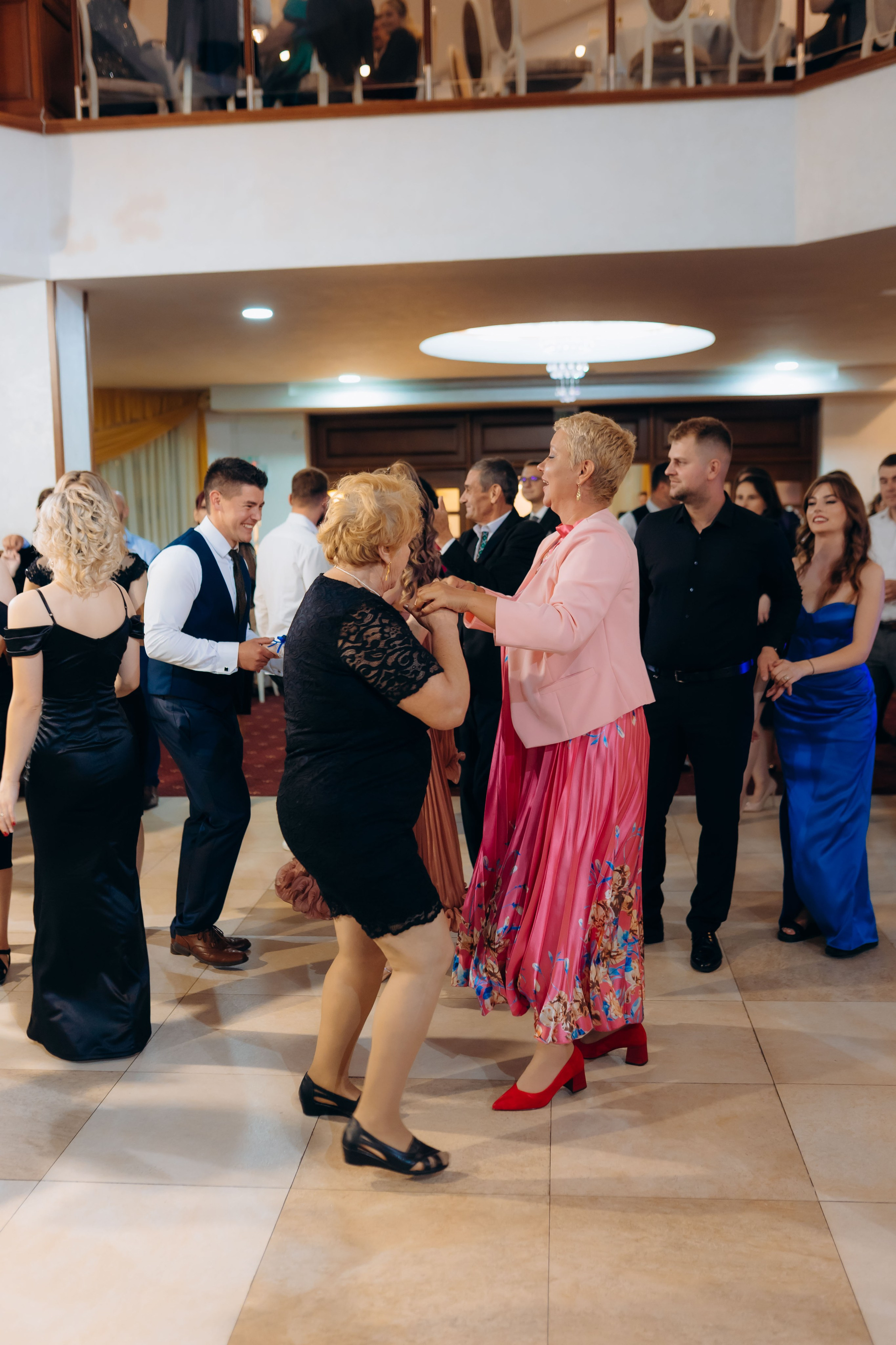 Loredana & Emilian – Ziua Nunții | Videografie - fotografie Botez Suceava, Iași, Botoșani. Servicii foto-video profesionale, pentru momente de neuitat
