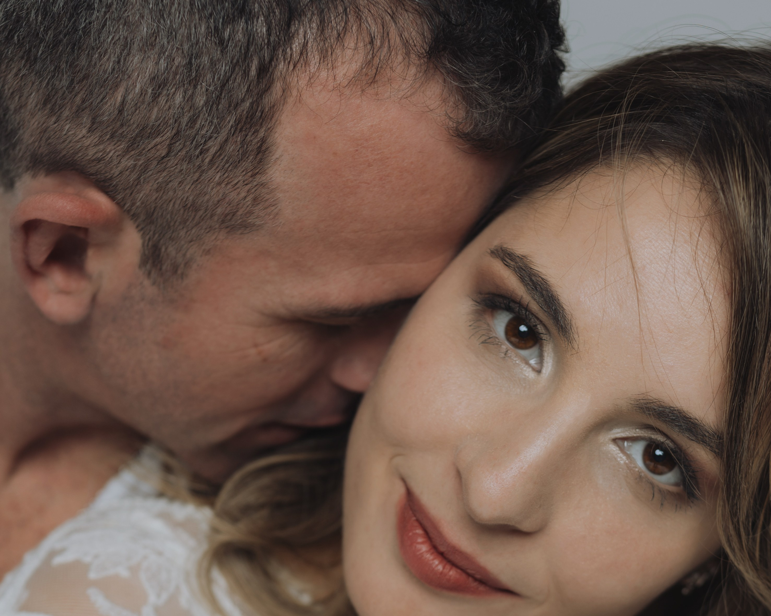 ANA and NELSON. Studio. Anastasiia Antoniuk portrait, family and couple photographer, Portugal