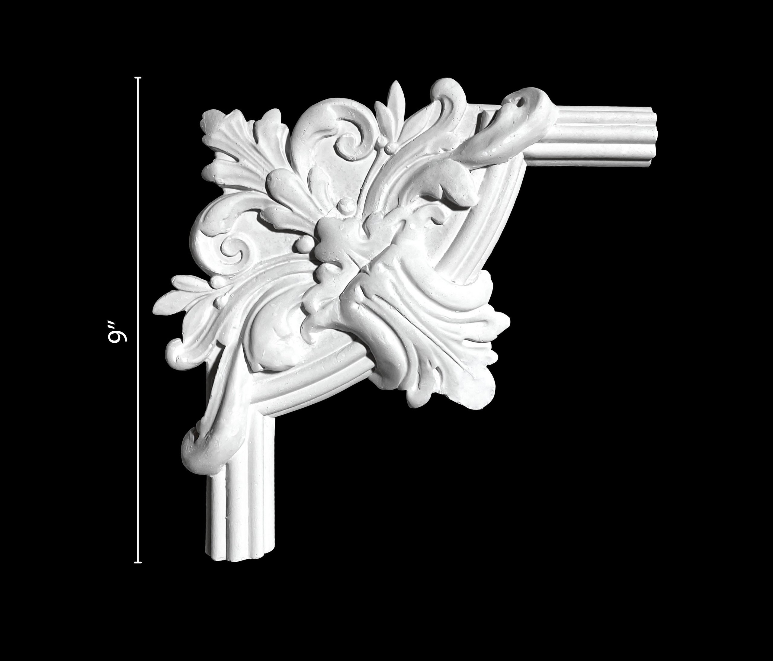 Corners. Plaster molding