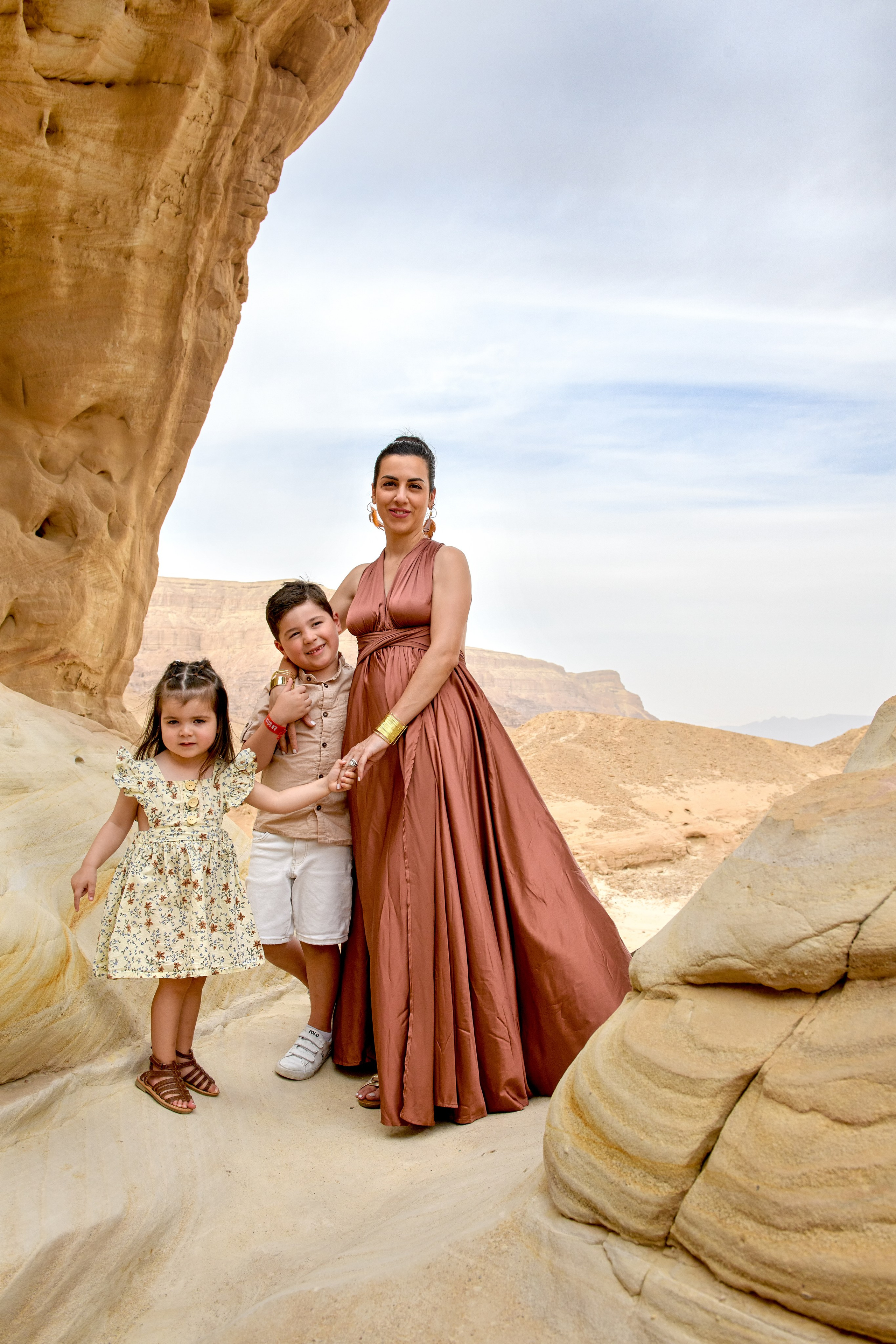 Family photoshooting in the Timna park_Laura&family. Family children pregnancy love stories photographer in Eilat Israel Olga Amchislavsky