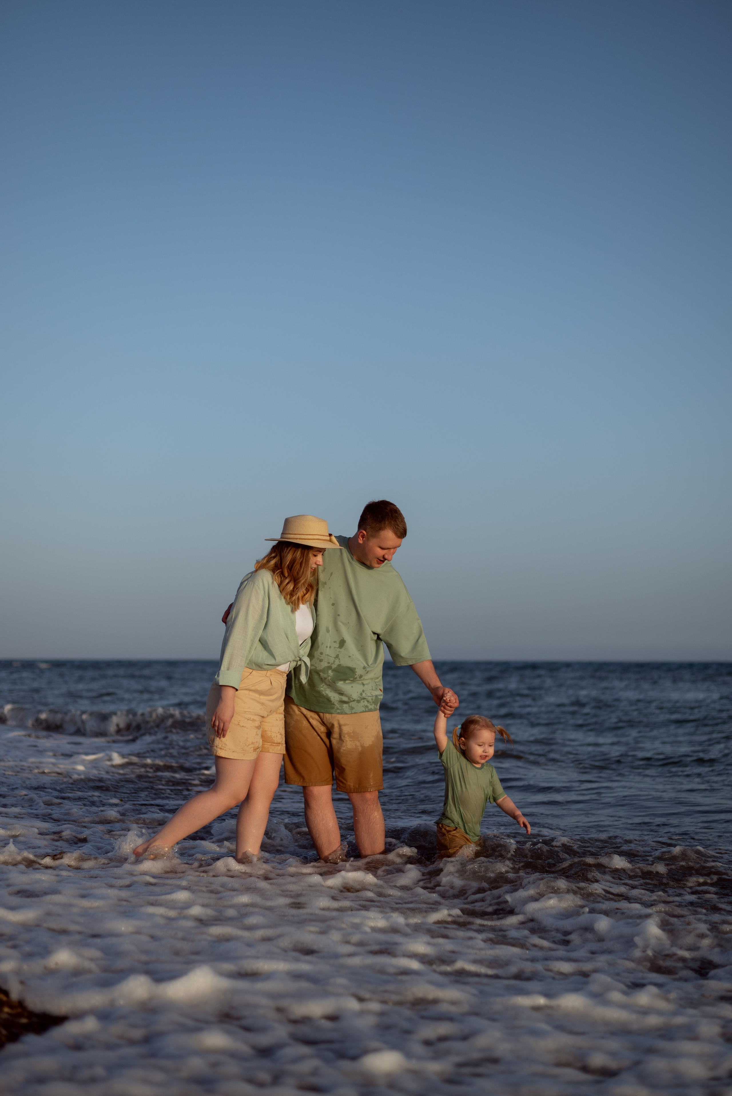 Семейная фотосессия на пляже в Белеке. Фотограф Анталия, Кемер, Белек, Сиде Дарья Кая