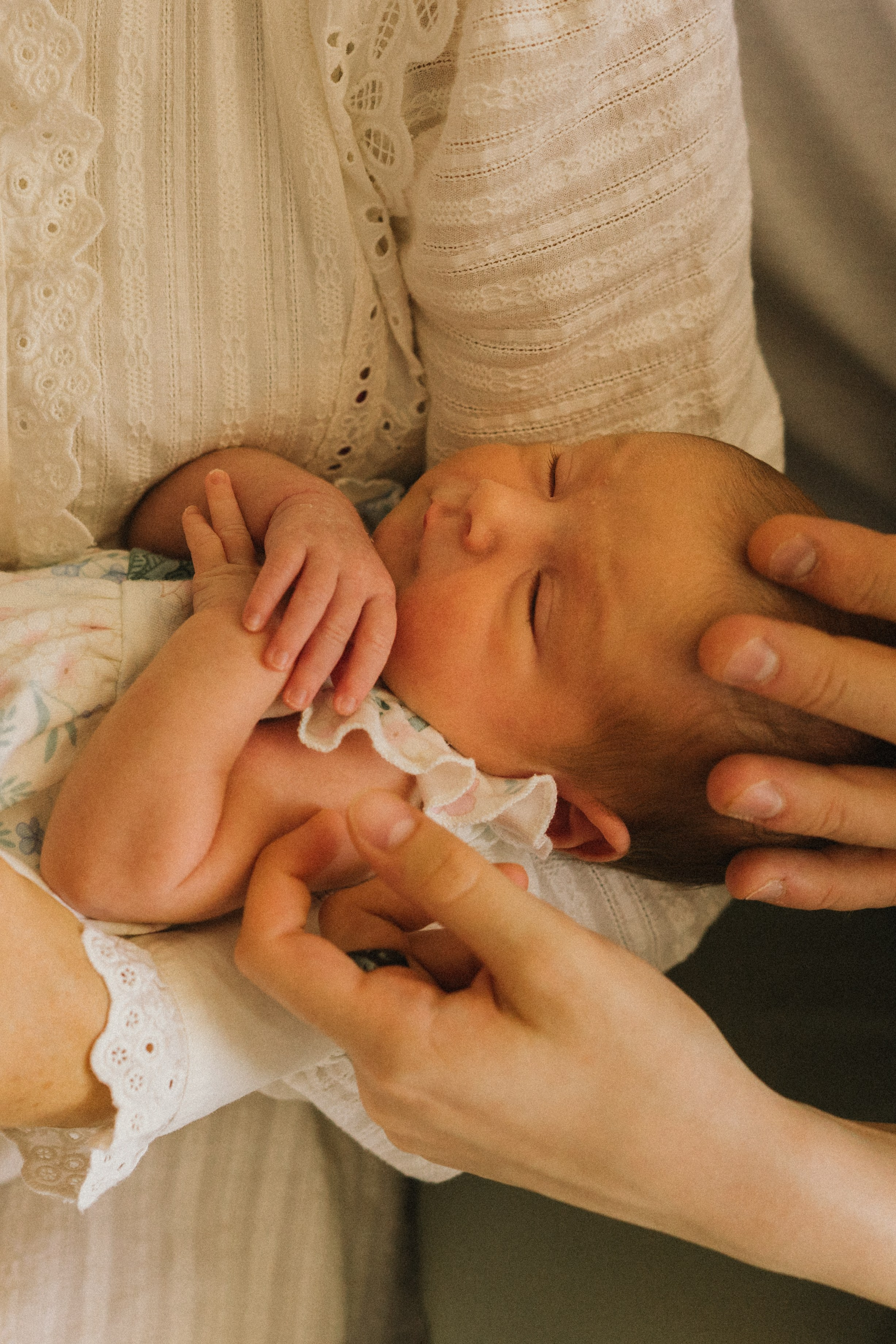 New born photography in Abu Dhabi. Professional Photographer Abu Dhabi, Dubai — Yulia Ismoilova | 2025