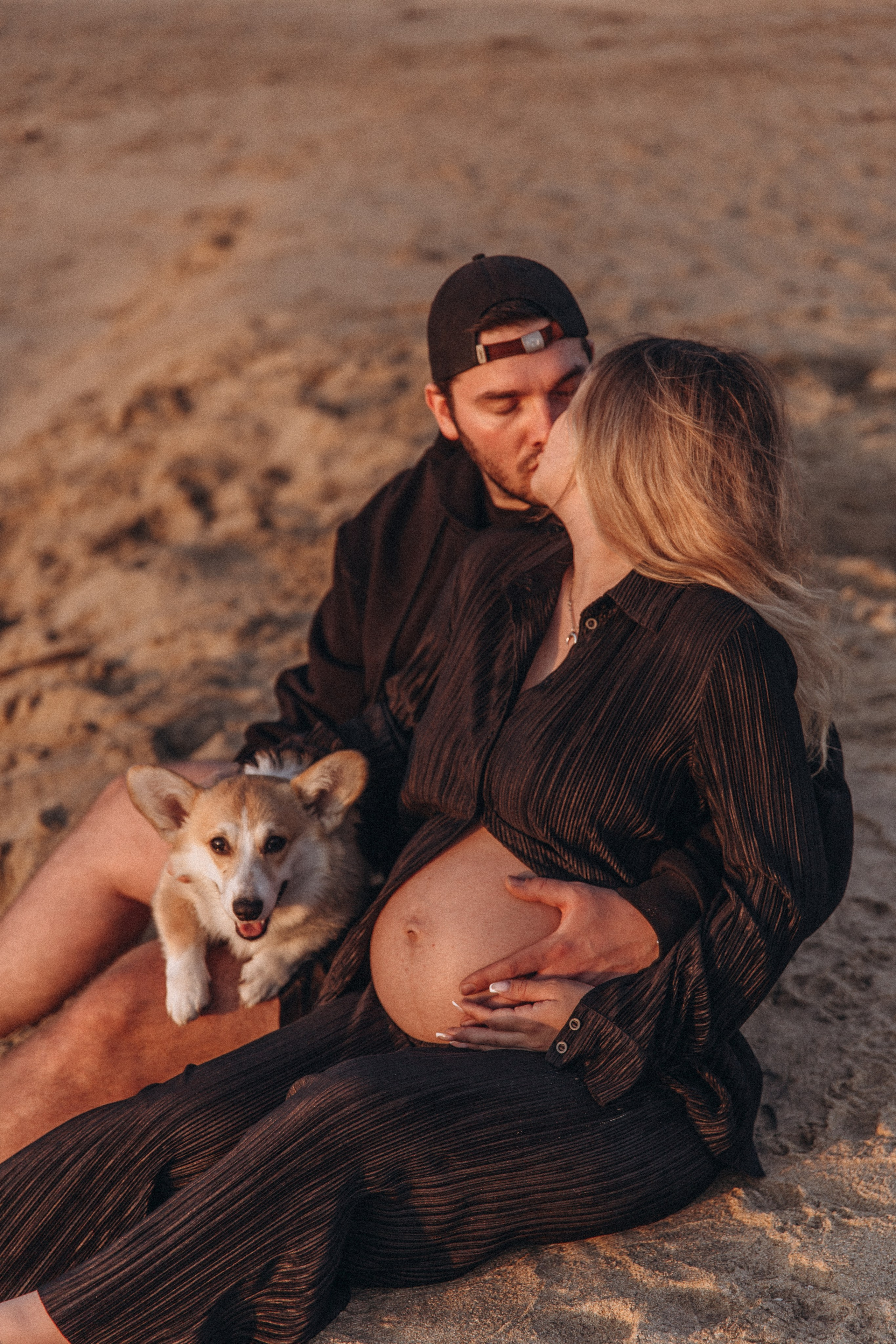 Romantic Couple Beach Photoshoot in Chile — Golden Hour Session. Photographer in Santiago, Chile Anna Almazova