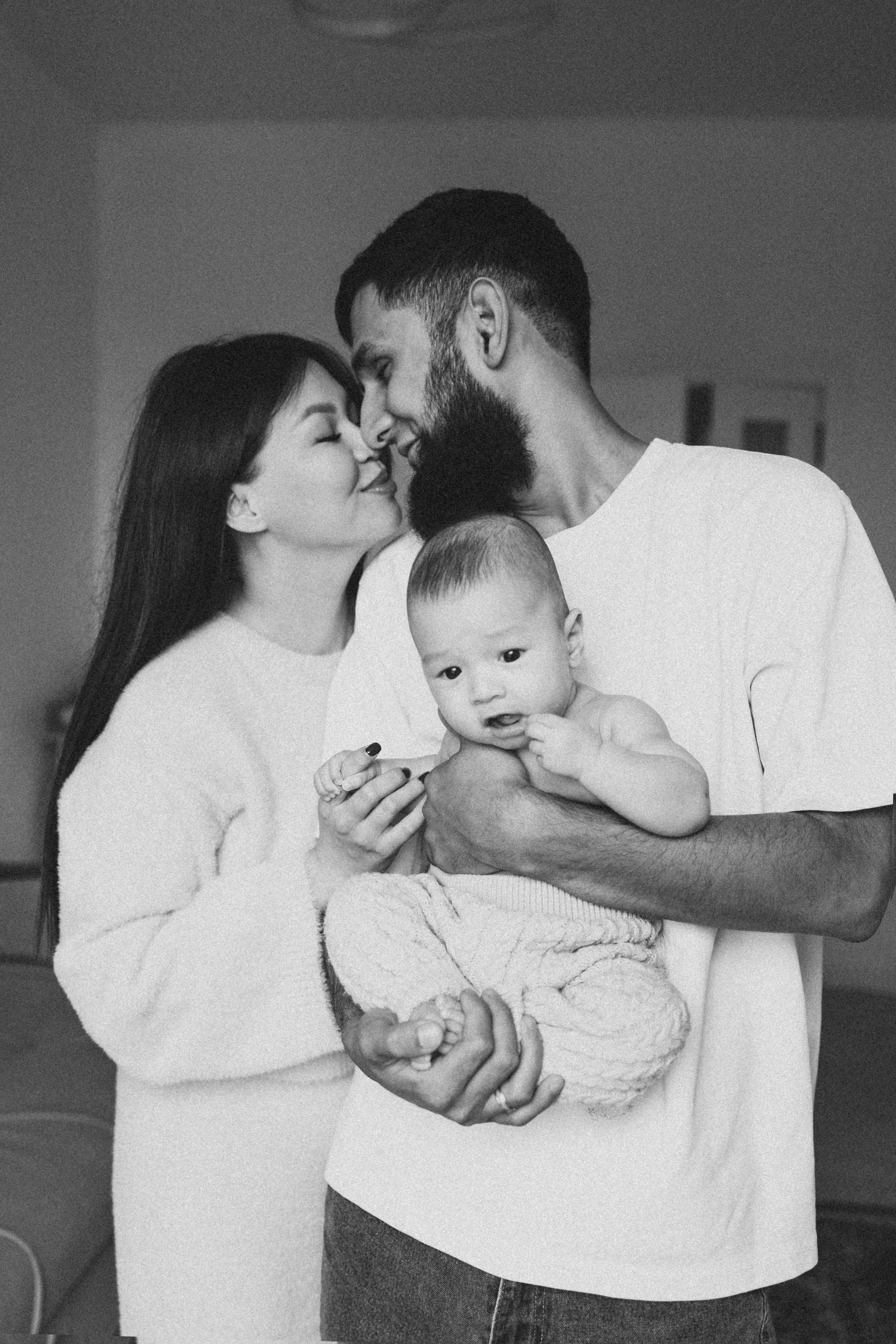 Candid family story. Birth, Family, Newborn photographer in Dubai| Eliza Baitikova