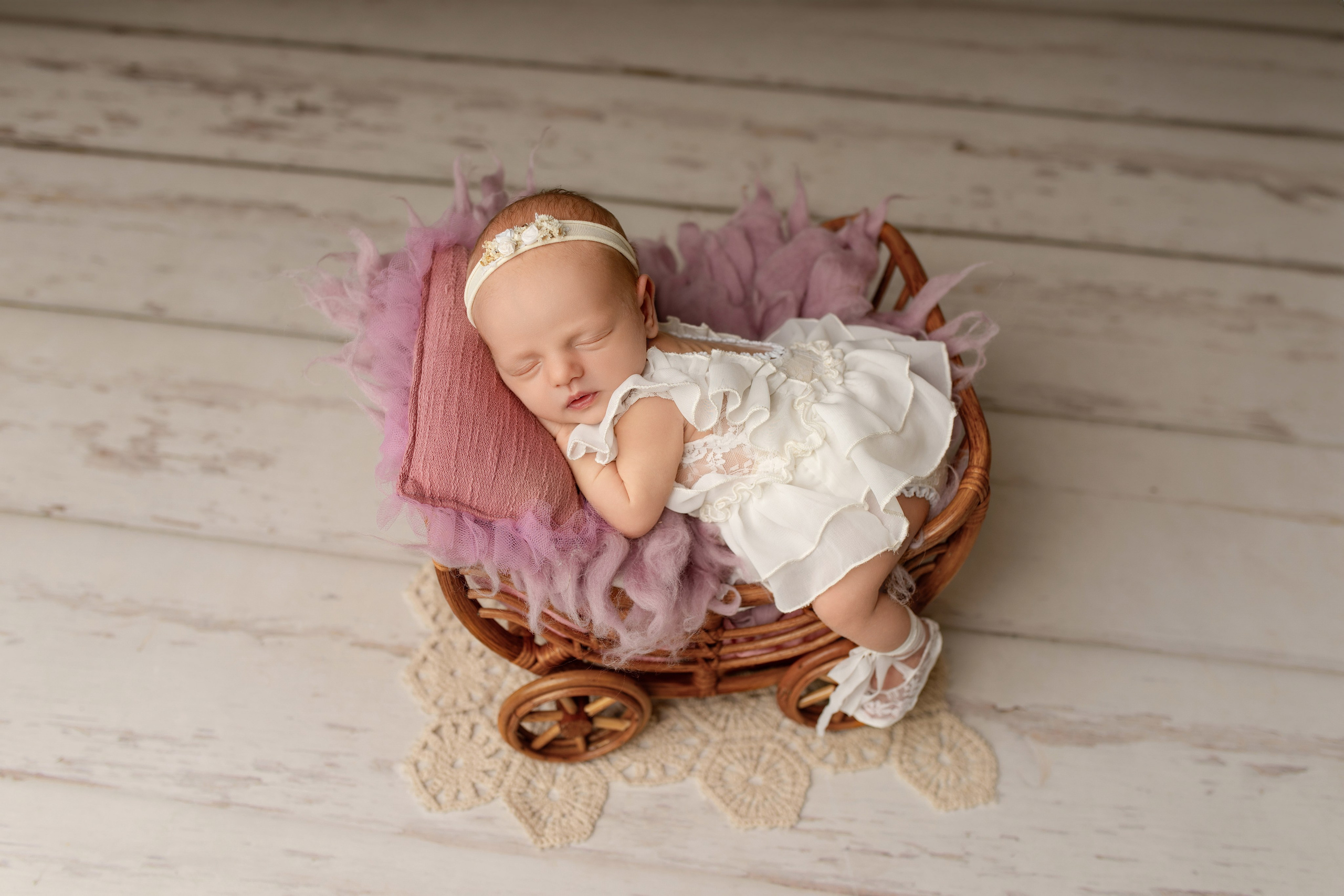 Esu Aleksandra naujagimių ir kudikių fotografė iš Vilniaus