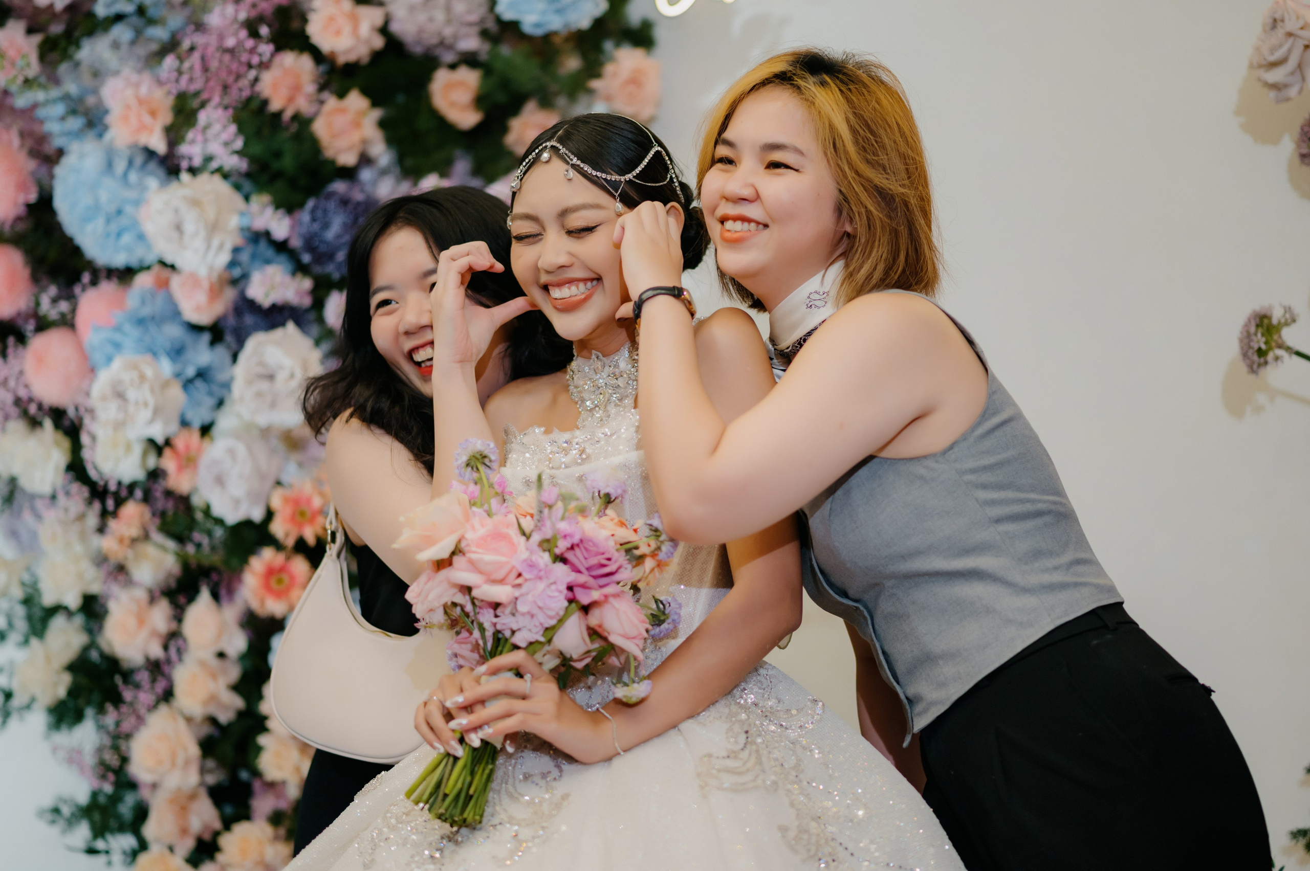KHANG & QUYEN / Lavela Hotel. Saigon Wedding Present | Art Beyond Moments