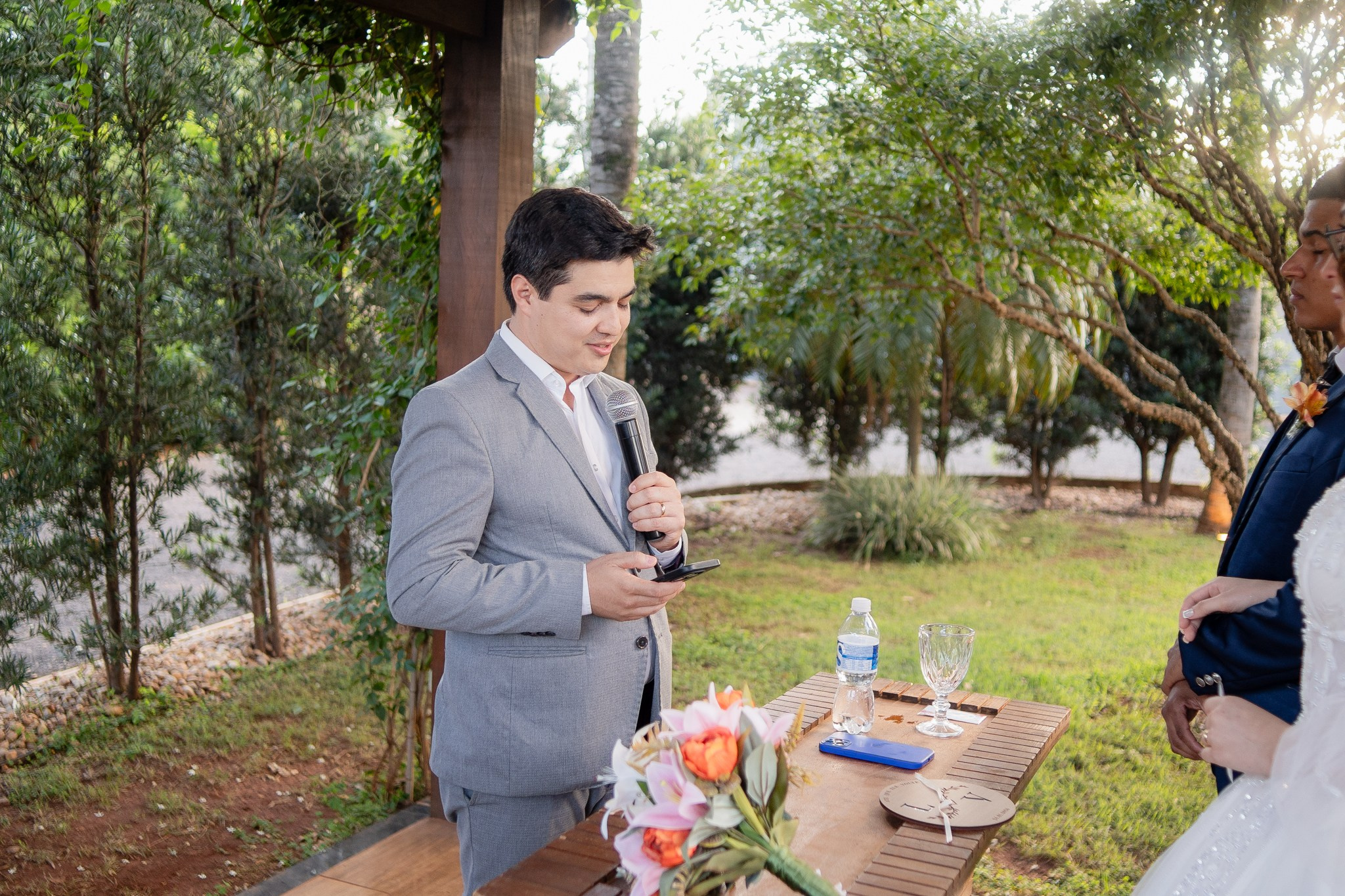 Larissa & Vinicius — Espaço Faveral / Aararaquara. Robson Colaço