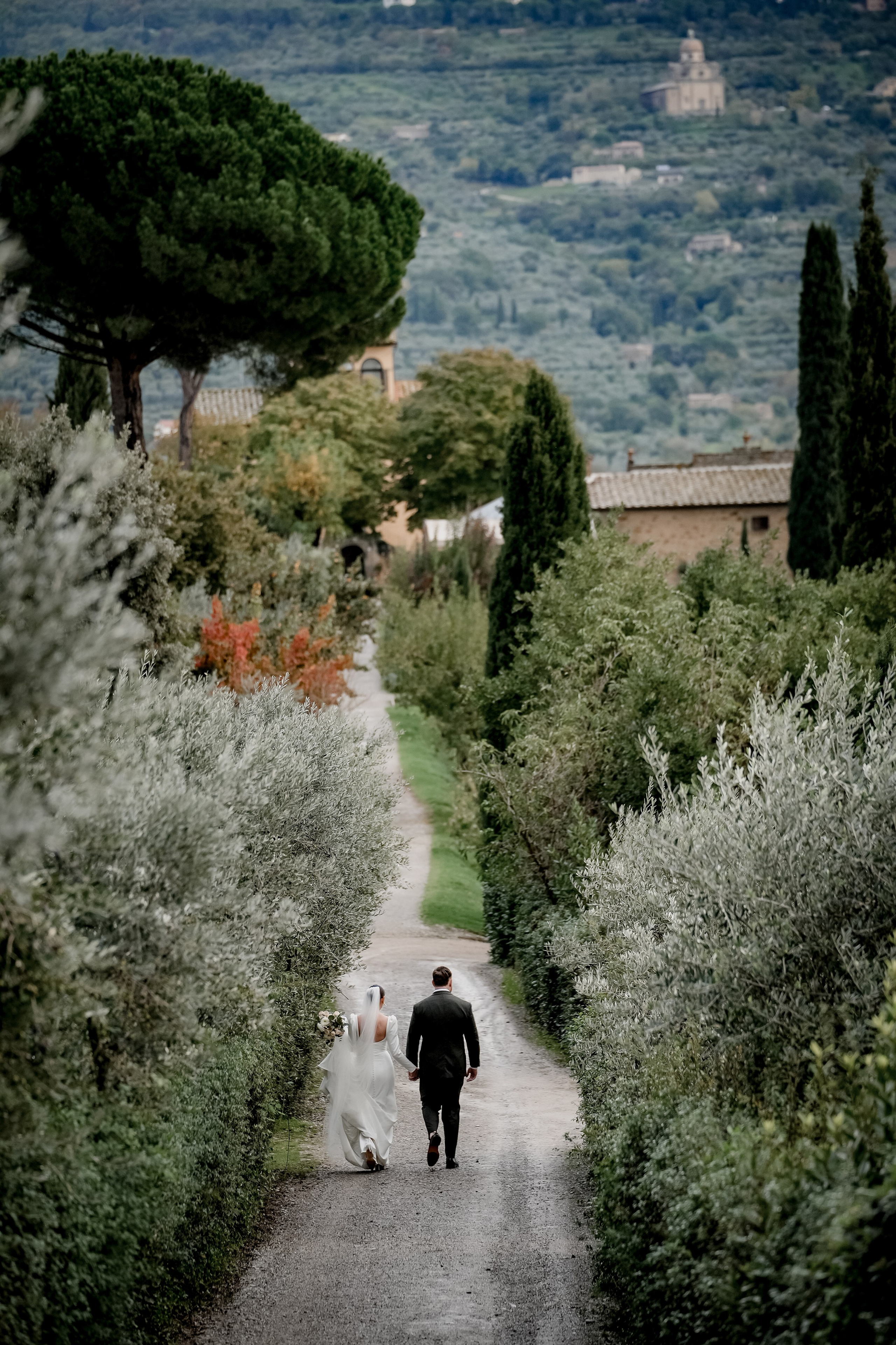 Elopment in Cortona. Villa Falconiere. Wedding Photographer in Italy