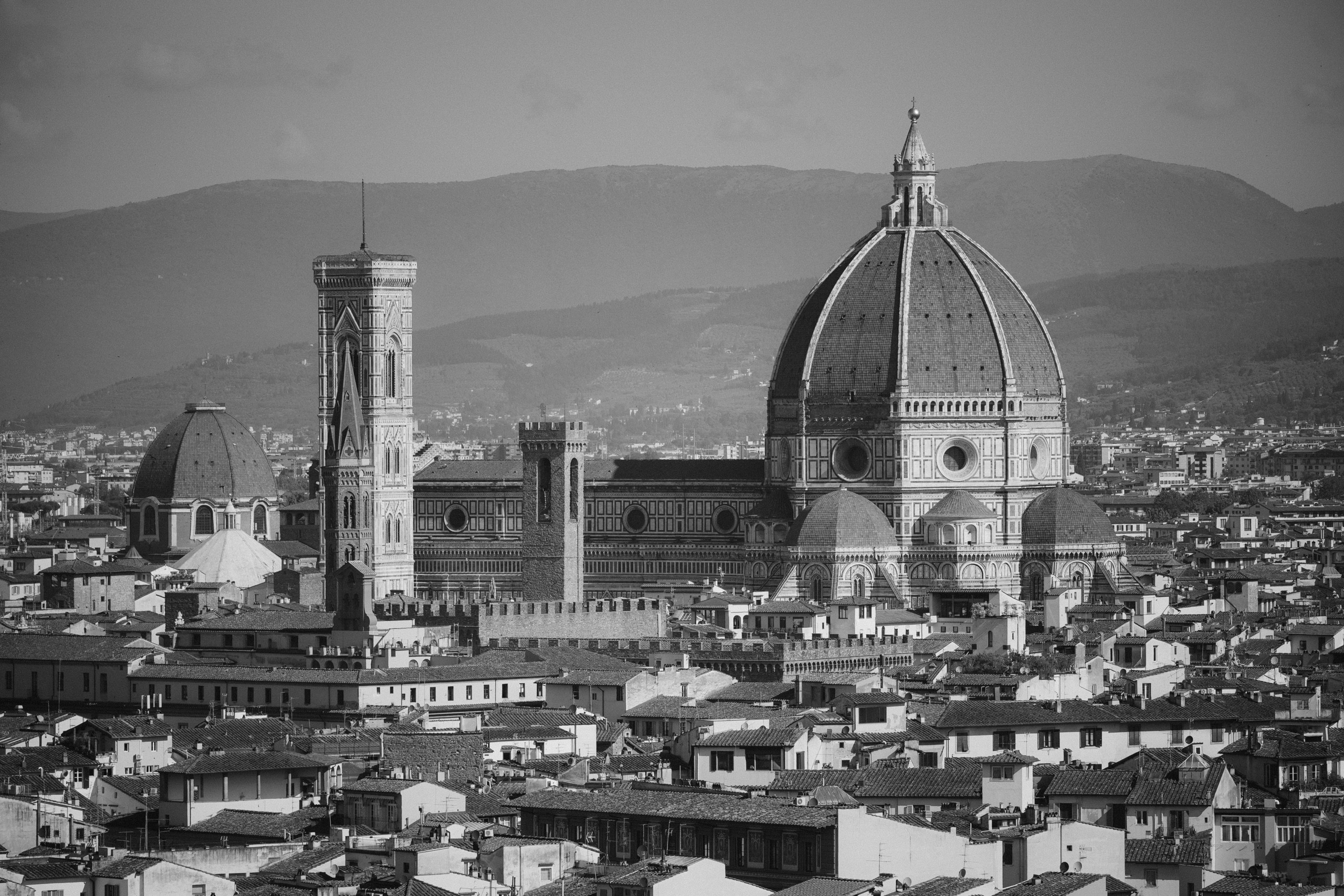 Sarah & Clementina. Wedding Photographer in Italy