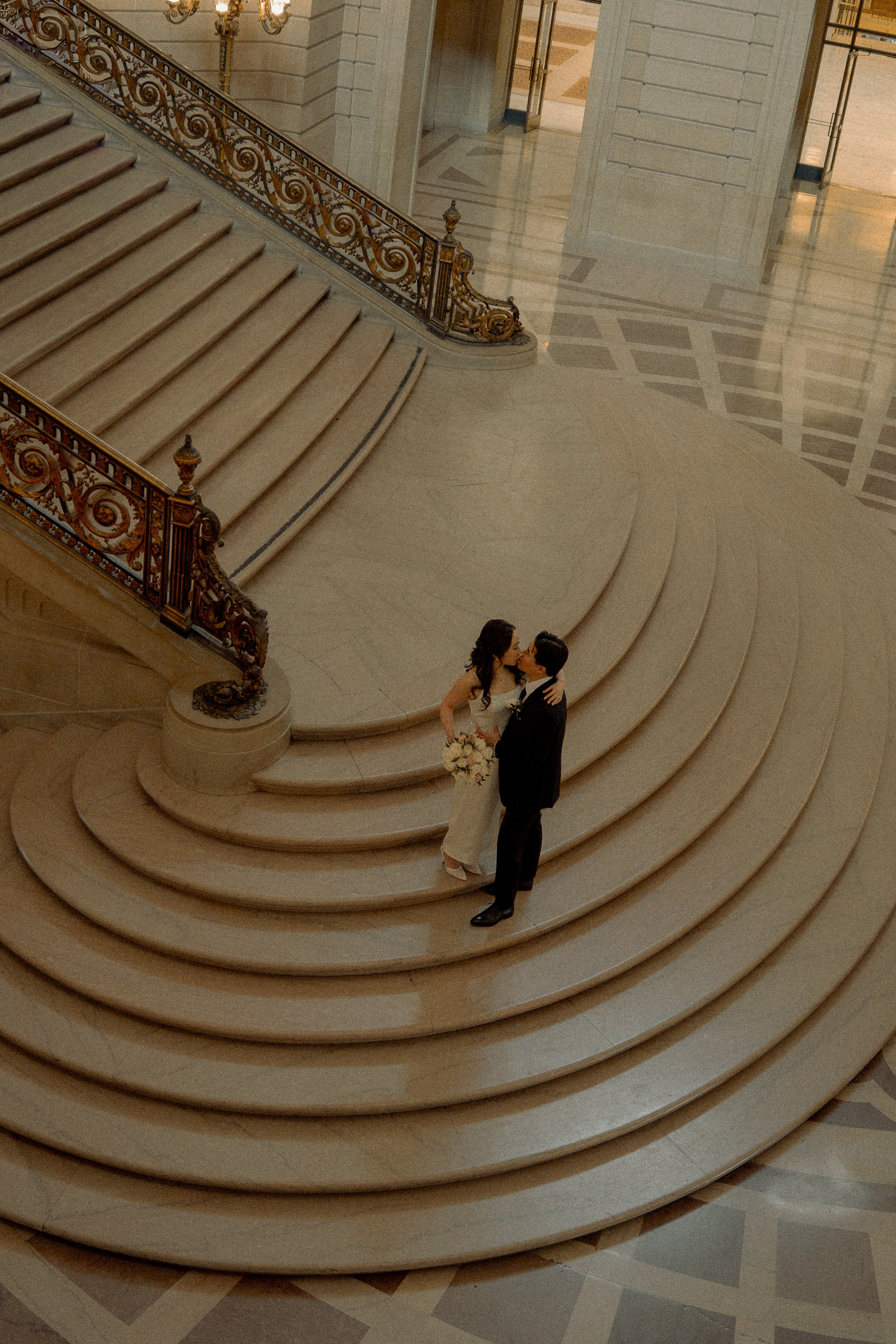 Elopement | City Hall. Sacramento & Bay Area Candid Photographer | photography_of.nadia