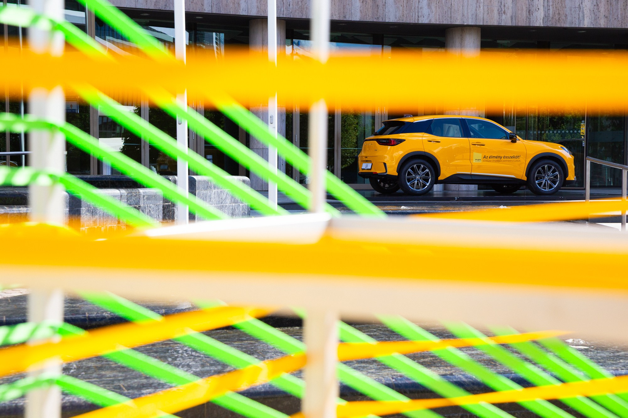 Stripes and car| Budapest 2026 | CANON 6D