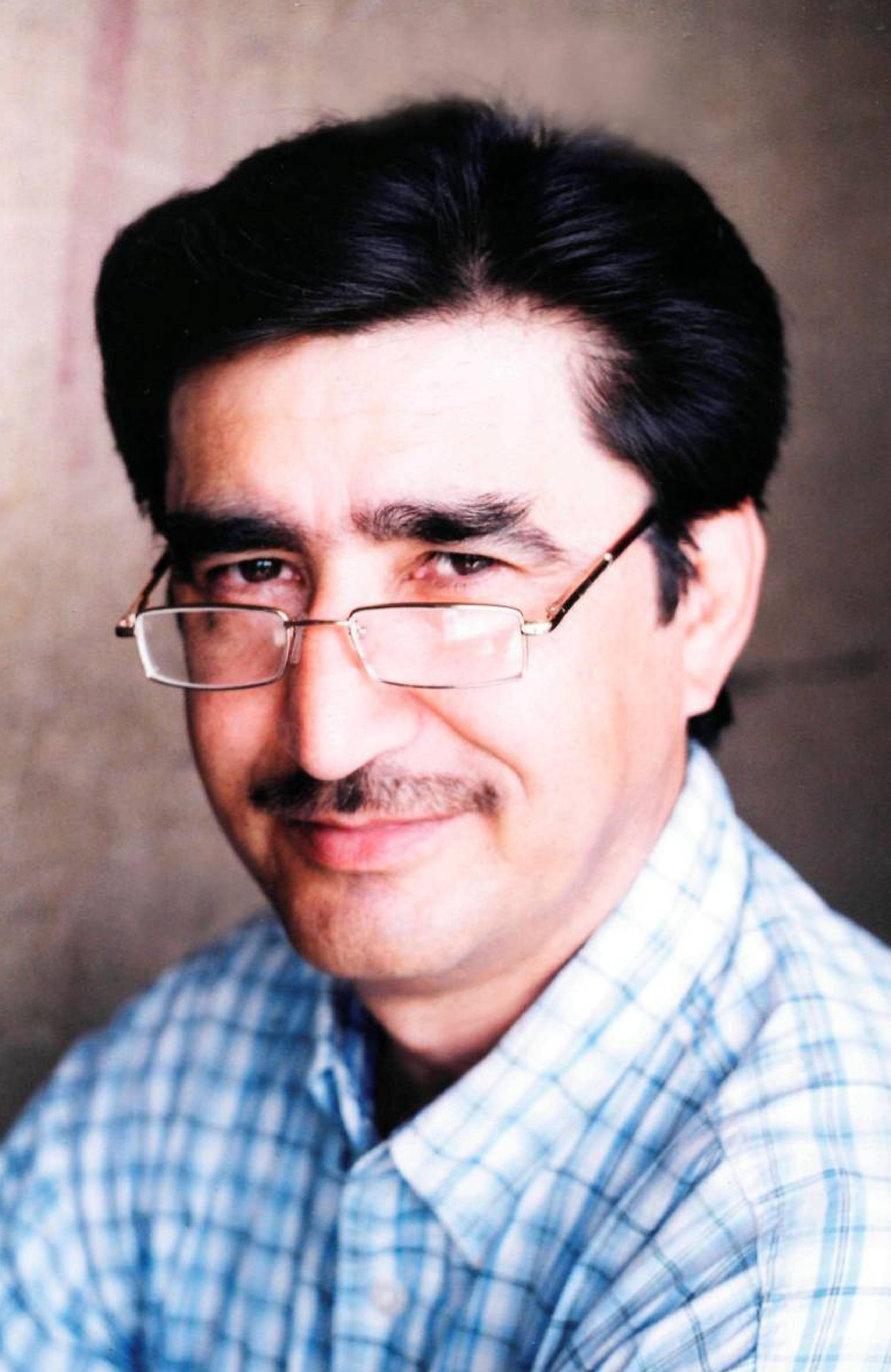 Khakim Mirzahmedov. Professional Artist, teacher of art, Artistic Photographer In Dubai (U