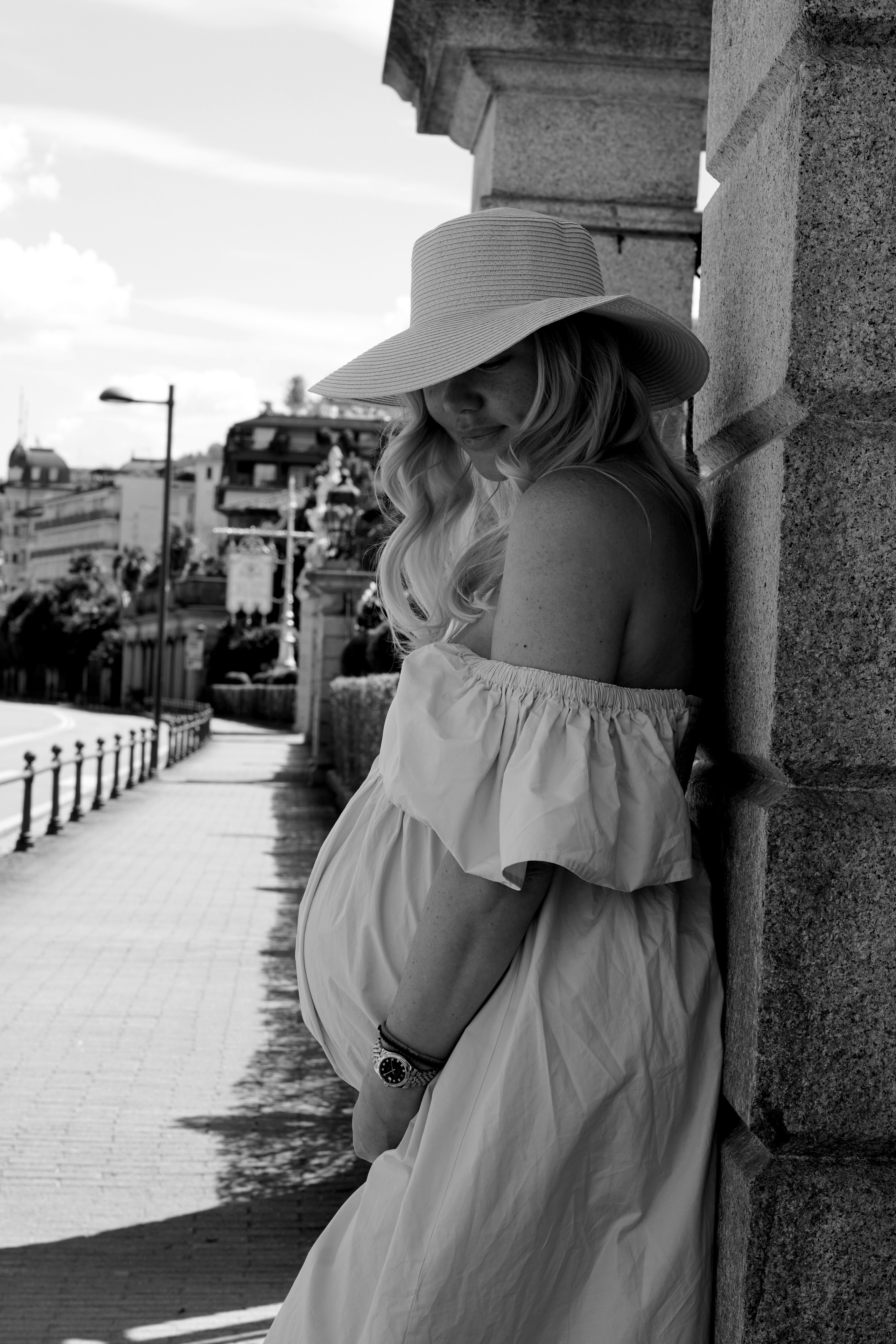 Marina, a moment of waiting, full of love. Albina Sokhova | Fotografa in Italia: Ritratti, Famiglie, Matrimoni e Branding