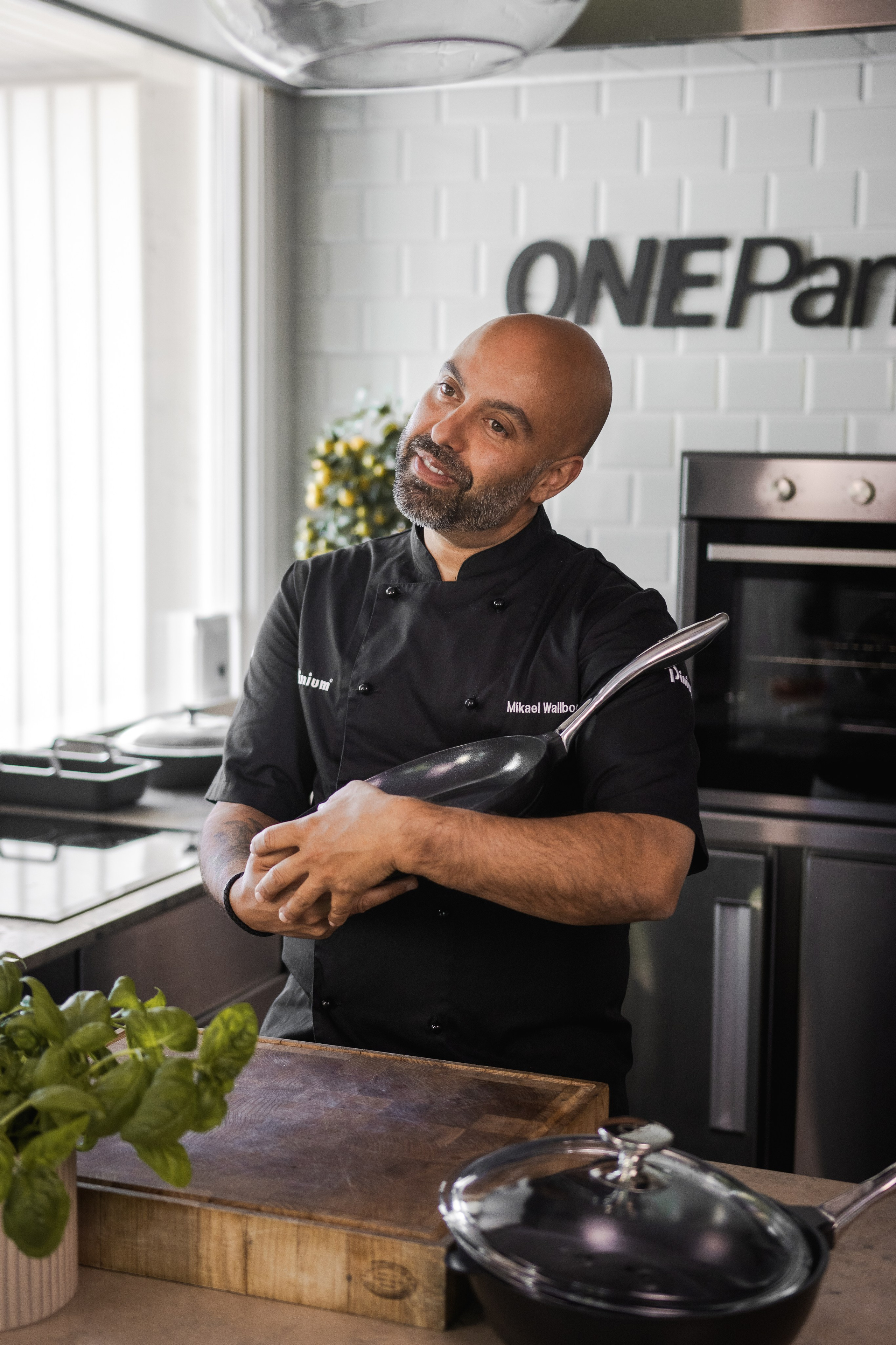 OnePan. Photographer in Gothenburg Aleksandra Stroganova