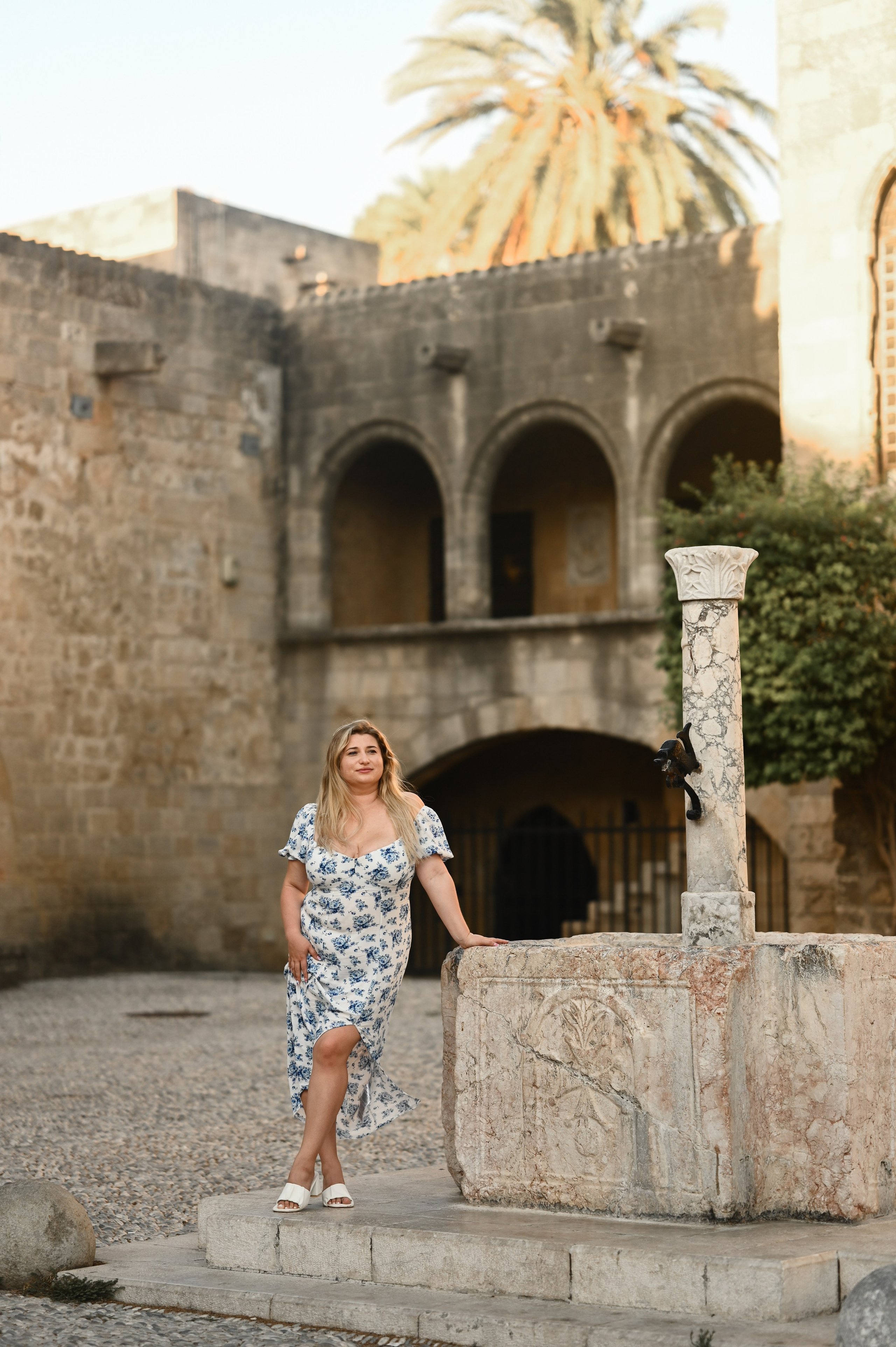 Solo woman photoshoot / портретная фотосессия для женщины Родос. Photographer in Rhodes Island