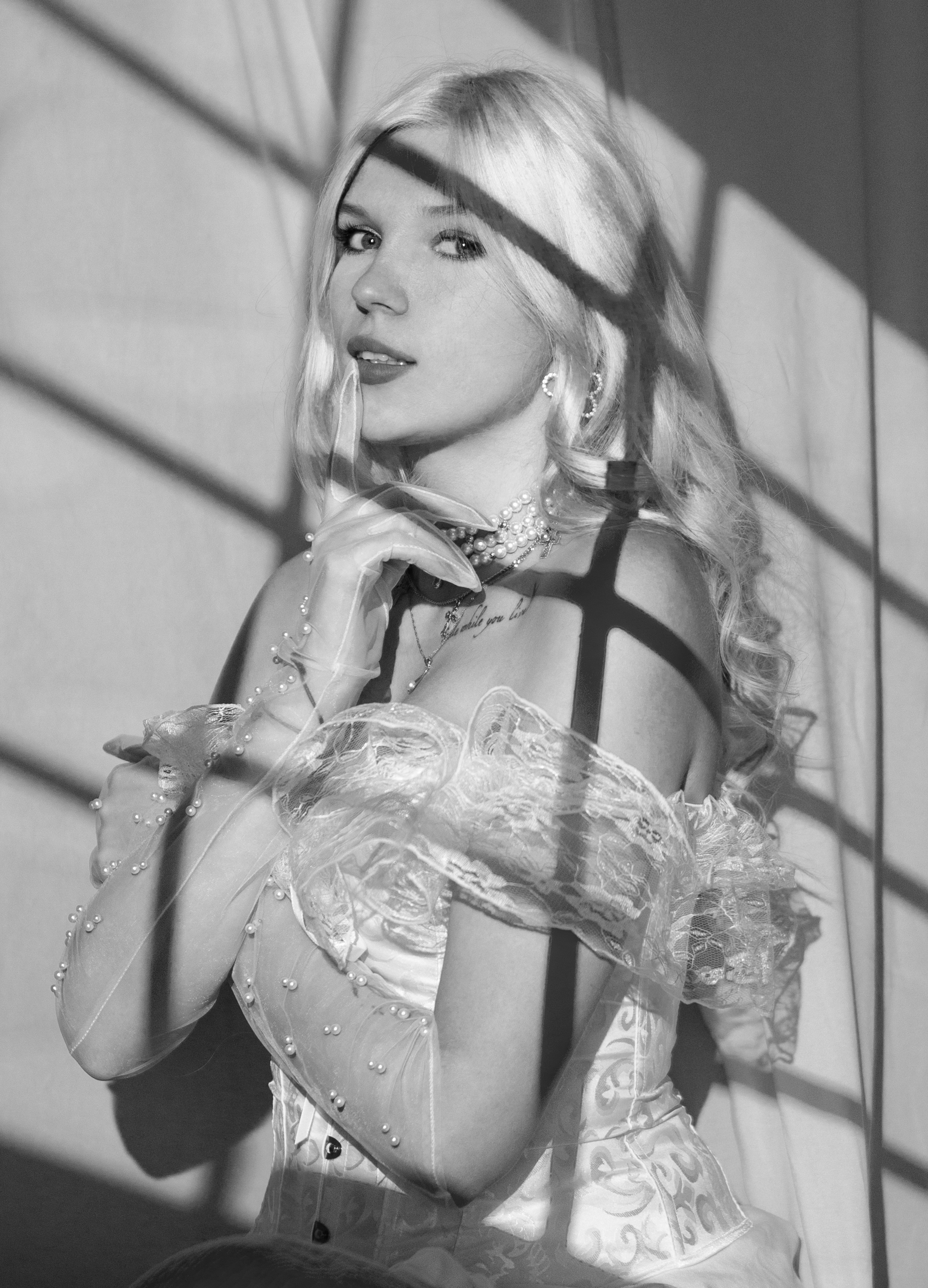 Kristina White. Women’s photographer in Coventry, UK. Boudoir and portraits are my focus; I also capture couples, mini weddings, maternity & newborns