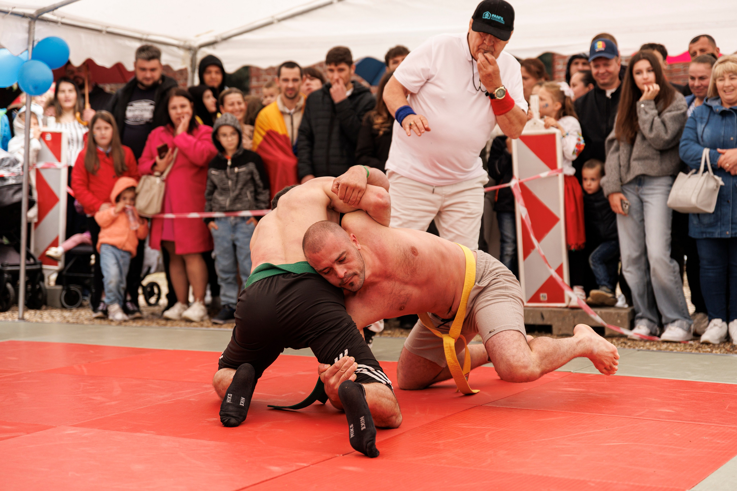 Hora Dorului 2025. Dienstleistungen