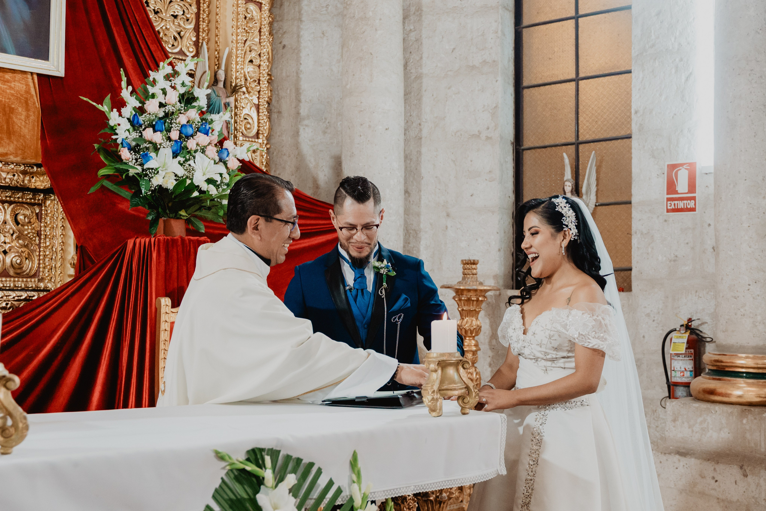 GABRIELA + JORGE | BODA CIVIL RELIGIOSA. Studio KVTA | Fotografía y Video de Bodas en Arequipa