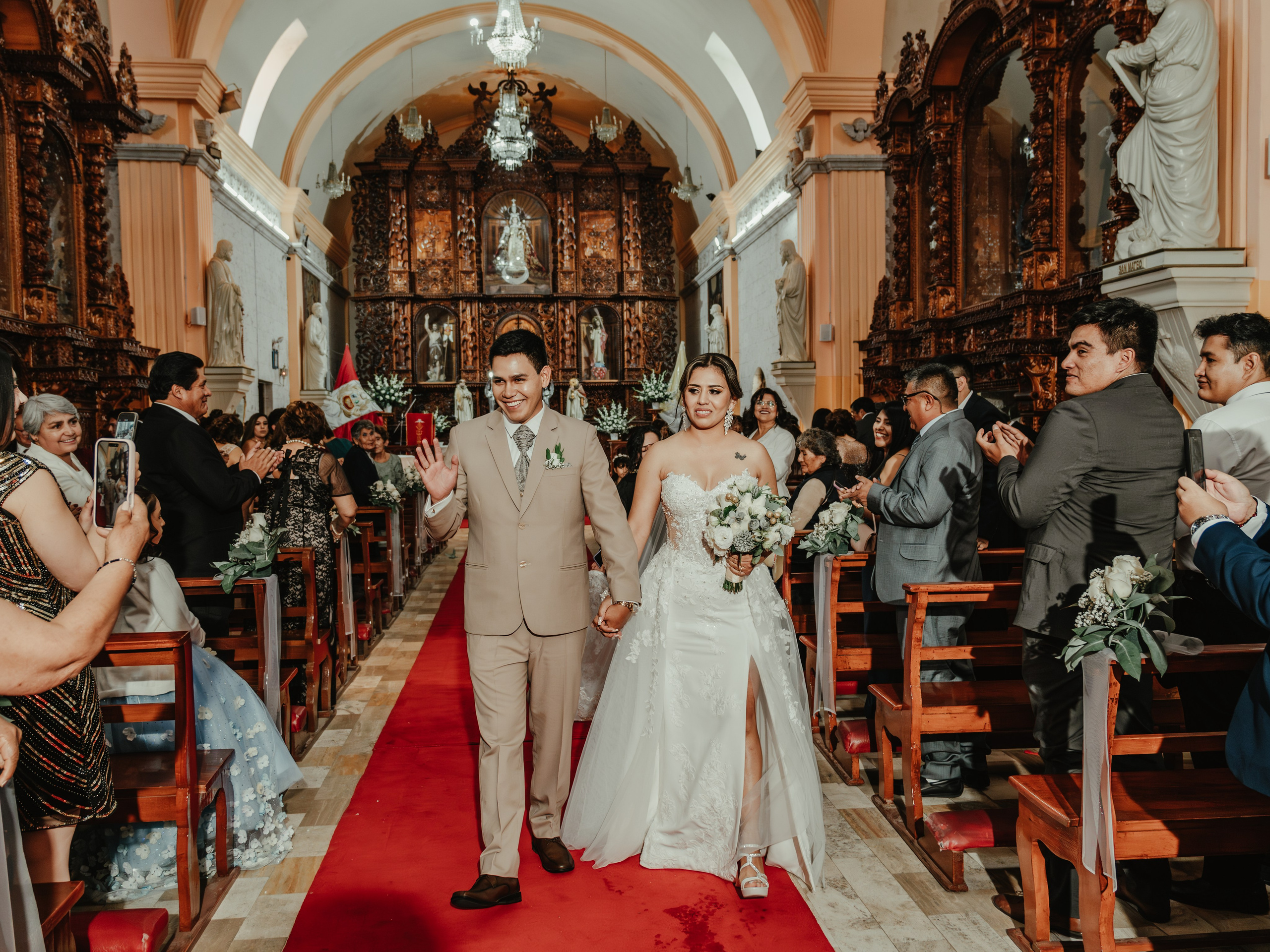CARLA Y MARIO BODA RELIGIOSA. Studio KVTA | Fotografía y Video de Bodas en Arequipa