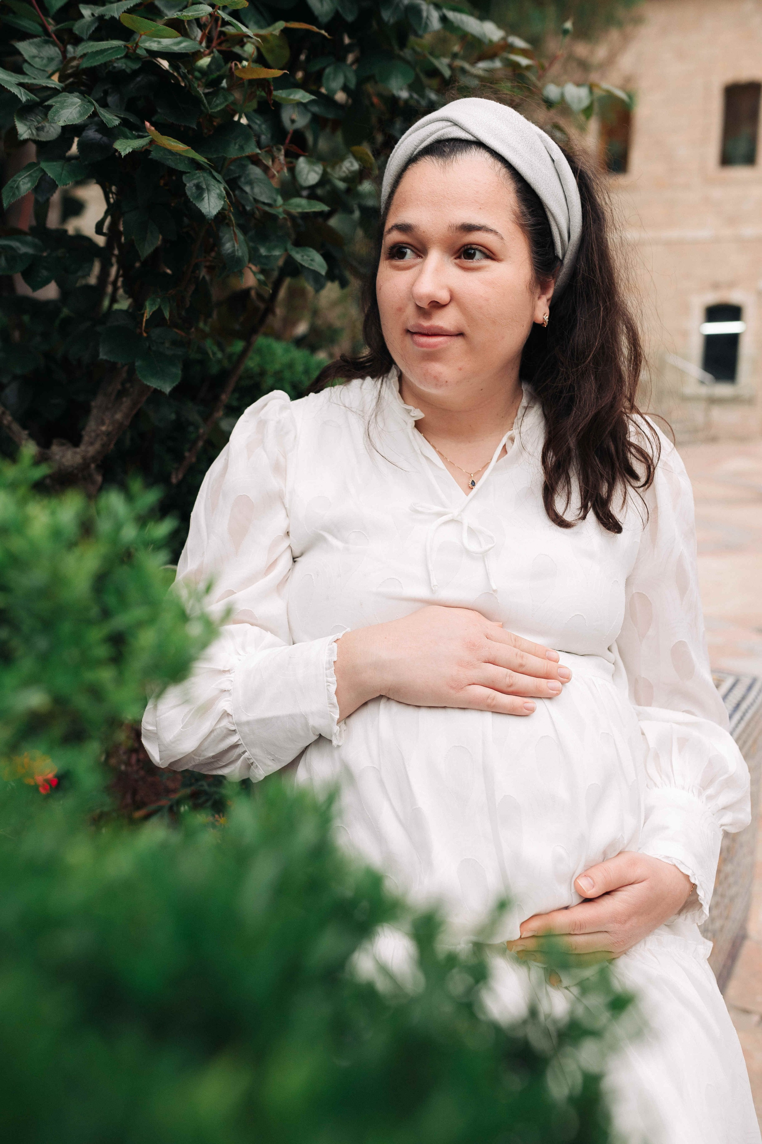 EXPECTING A BABY, JERUSALEM. PHOTOGRAPHER IN ISRAEL