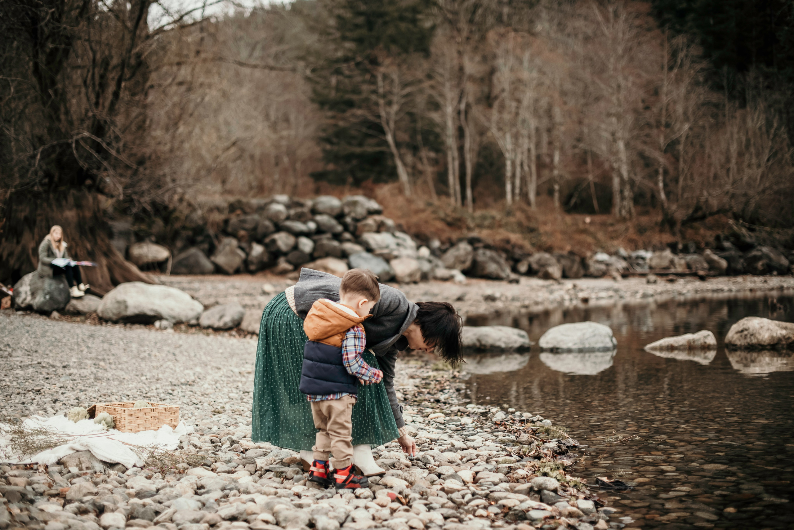 A walk by the water. Newborn, pregnancy, family photographer in New Jersey
