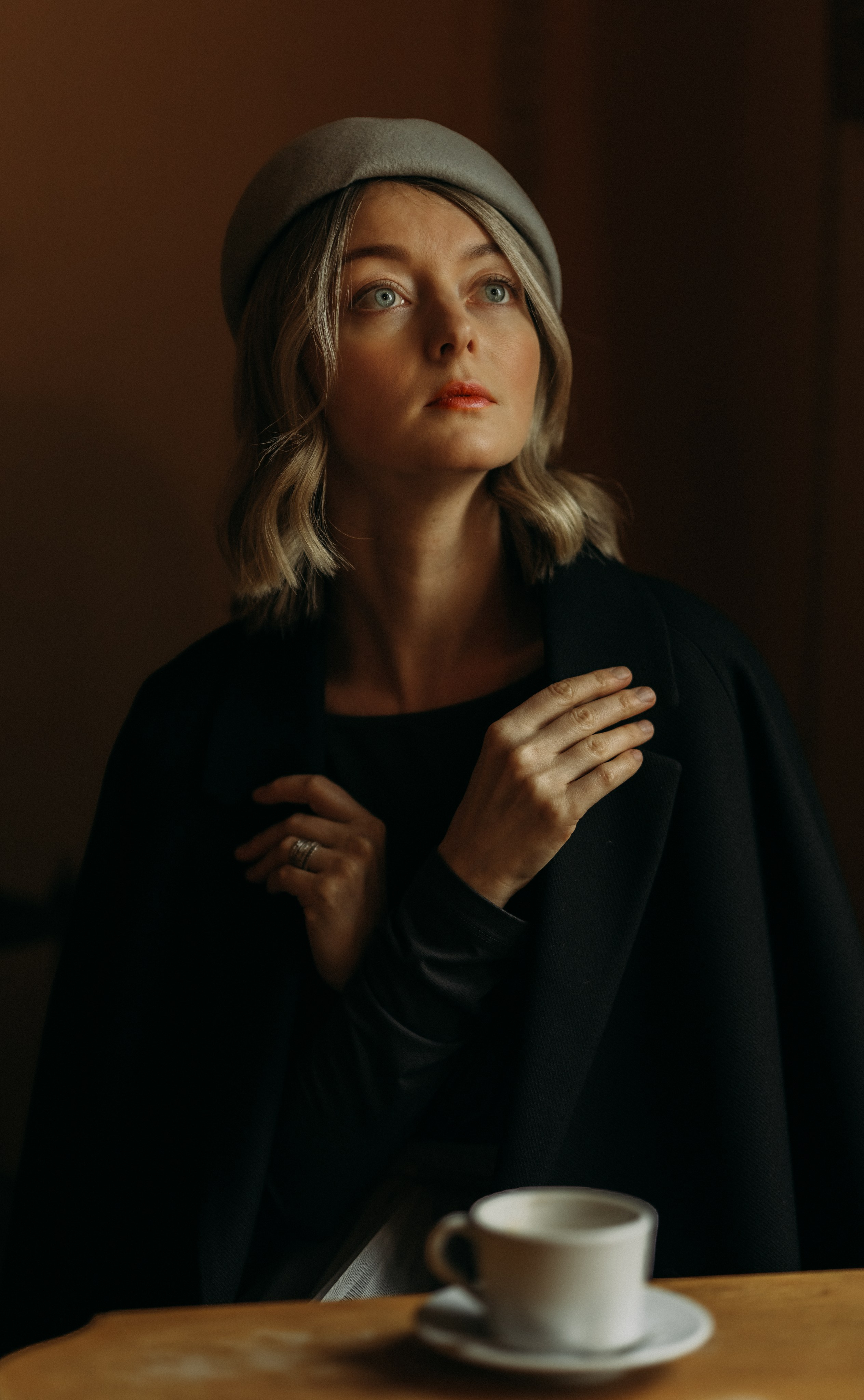 Woman phoshoot. Wedding and potrait photographer in Helsinki Vickan O