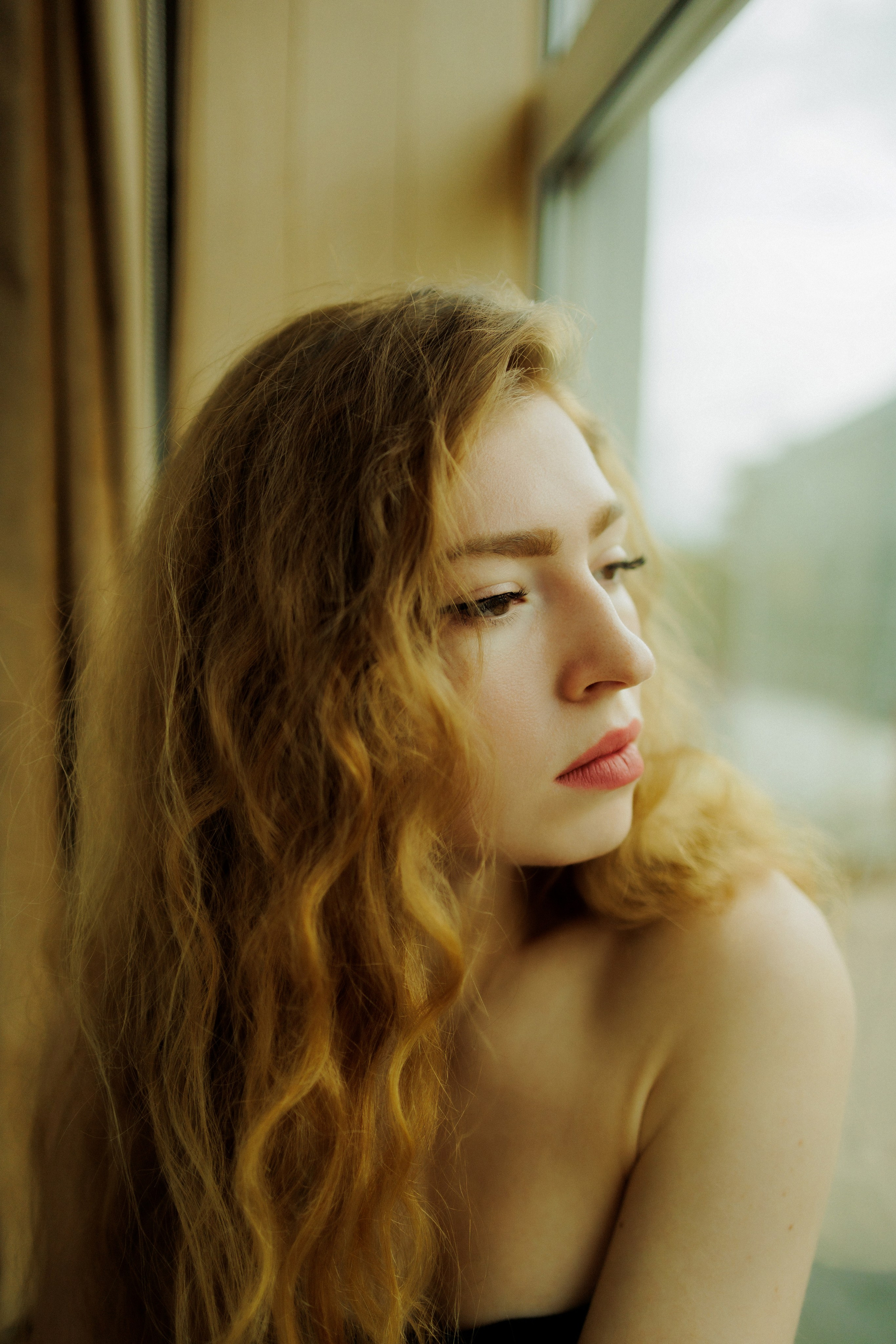Soft Light — Intimate Lifestyle Portraits by the Window | Natural & Soulful Photography. Kristina Kozheltsova- Soulful Portrait&Lifestyle&Love Story Photographer in Leipzig, Germany