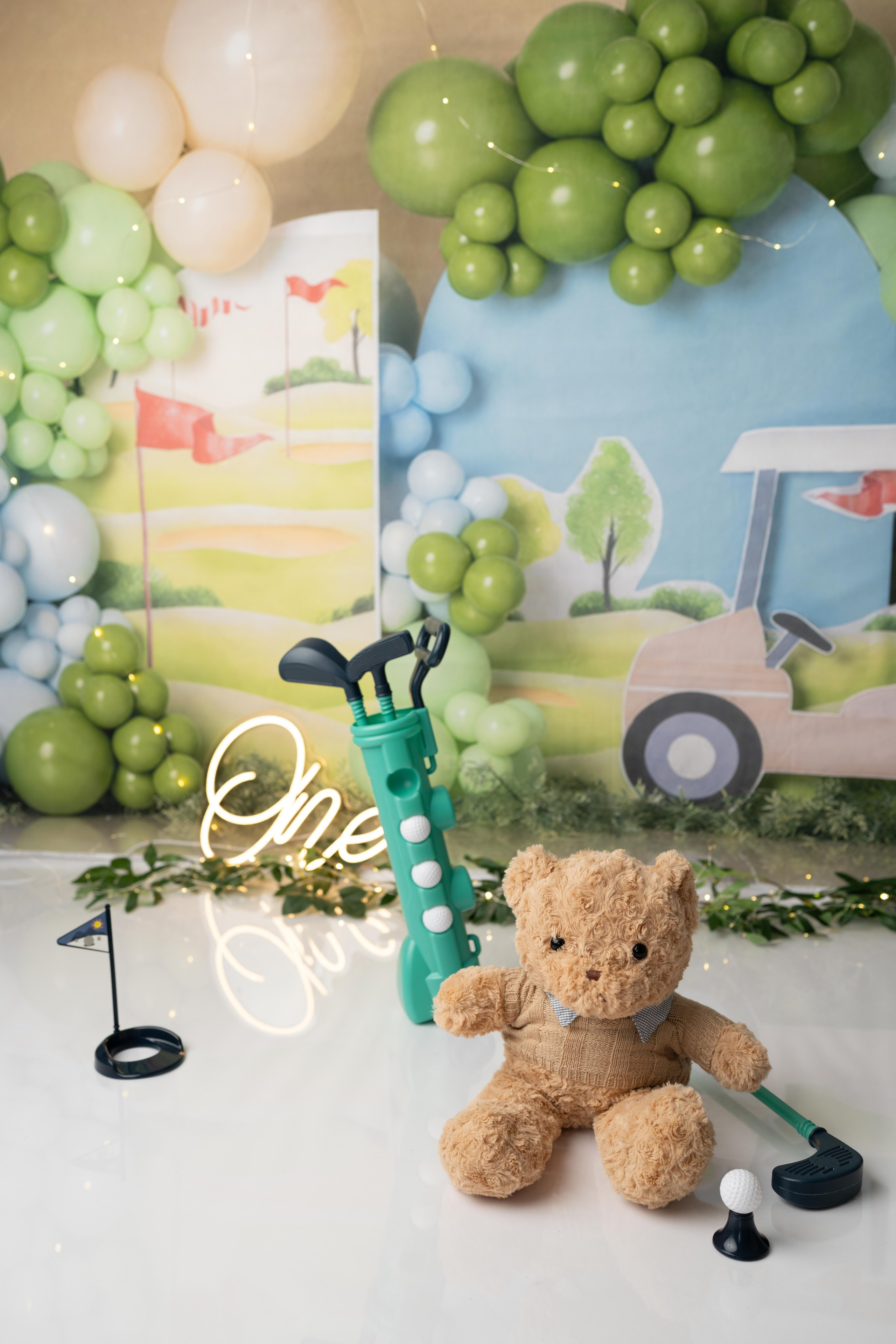 CAKE SMASH PHOTOGRAPHY. Newborn, Sitter and Cake Smash Photographer in Doha, Qatar