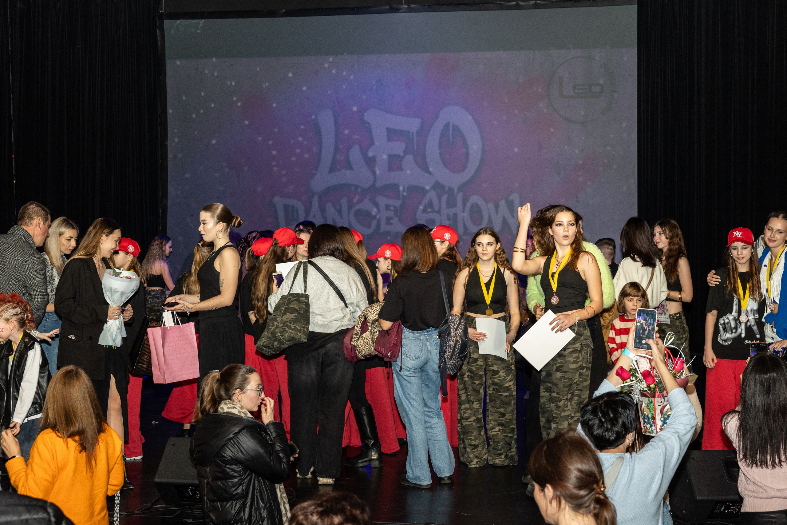 LEO DANCE SHOW WINTER 2025. Семейный и детский фотограф в Варшаве Мила Бобровская